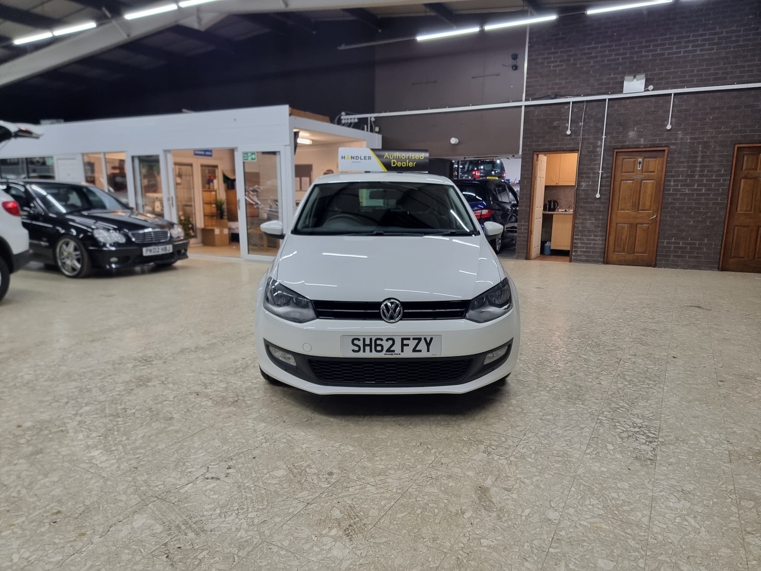 Used Volkswagen Polo 2012 for sale - 76933612: Photo 2