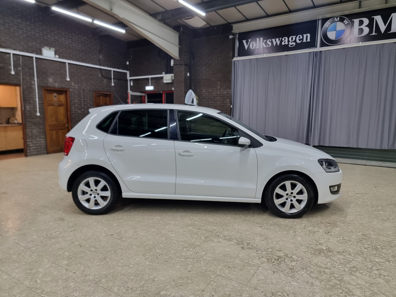 Used Volkswagen Polo 2012 for sale - 76933612: Photo 4