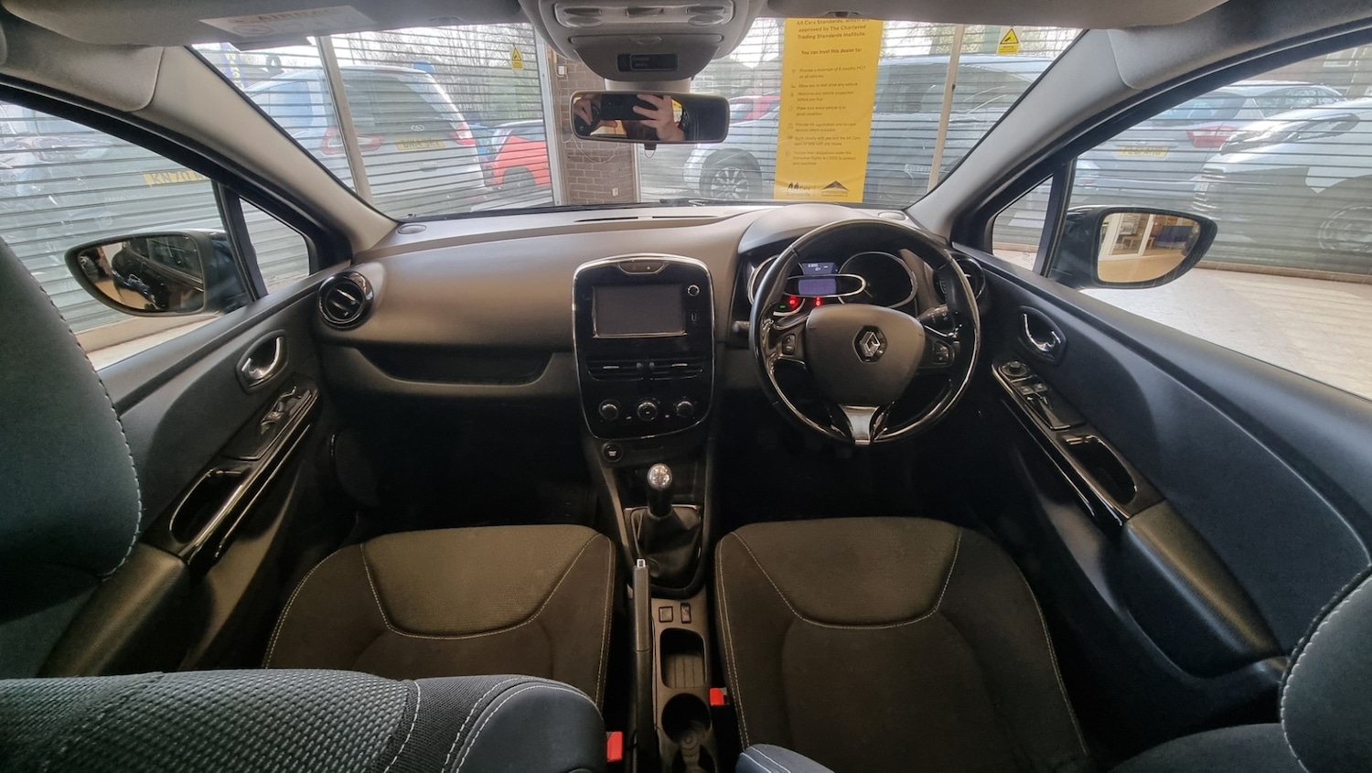 Used Renault Clio 2014 for sale - 74207574: Photo 10