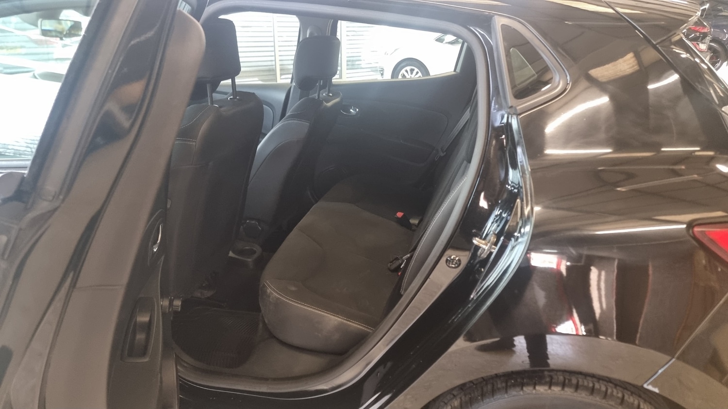 Used Renault Clio 2014 for sale - 74207574: Photo 18