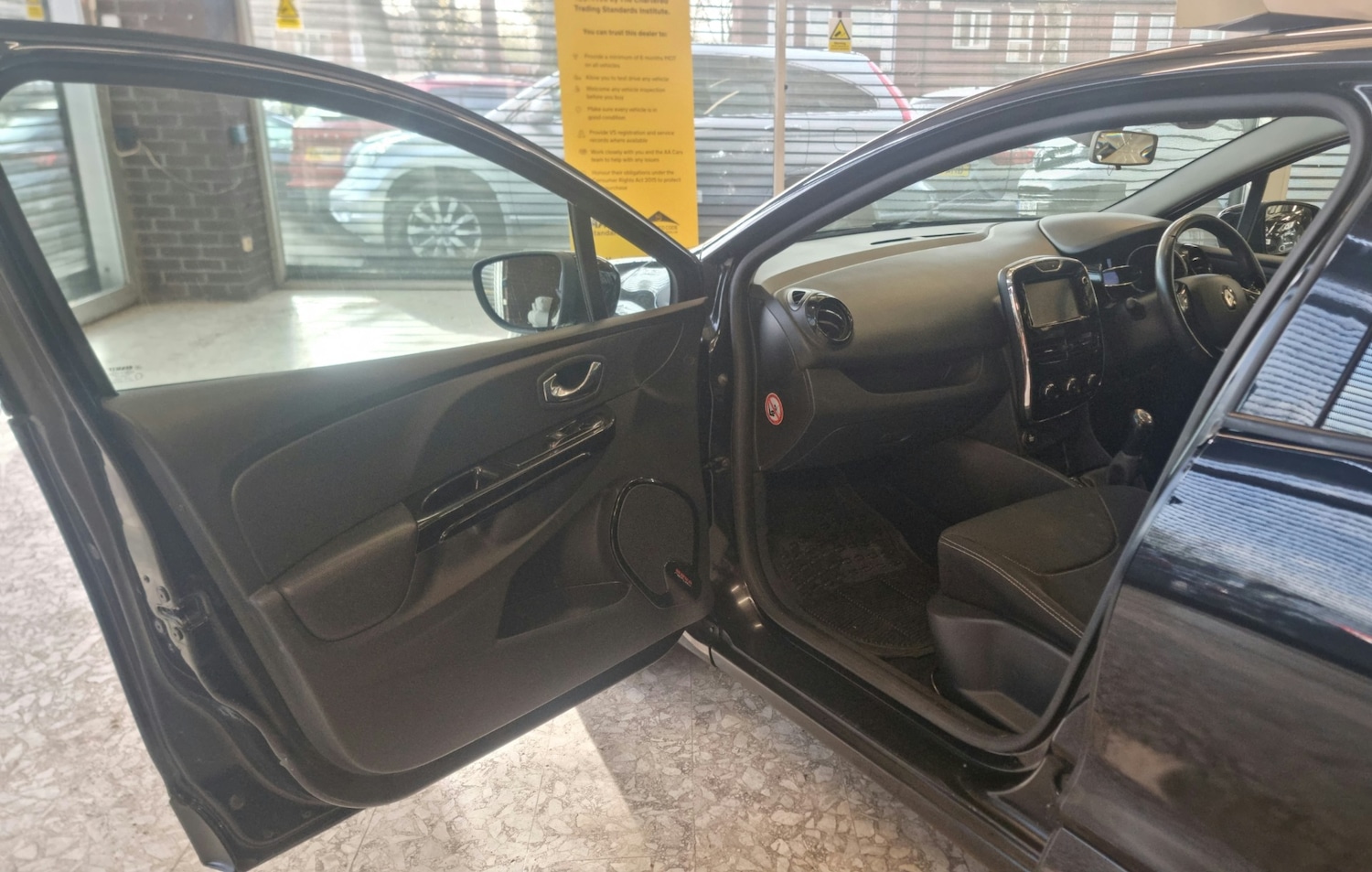 Used Renault Clio 2014 for sale - 74207574: Photo 20