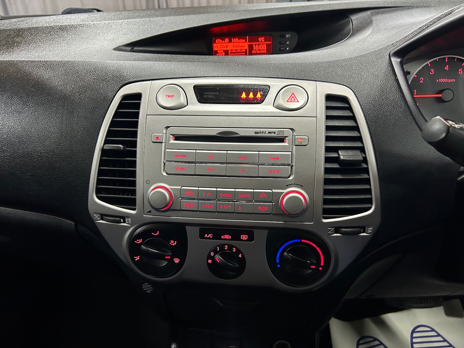 Used Hyundai i20 2009 for sale - 76858731: Photo 21