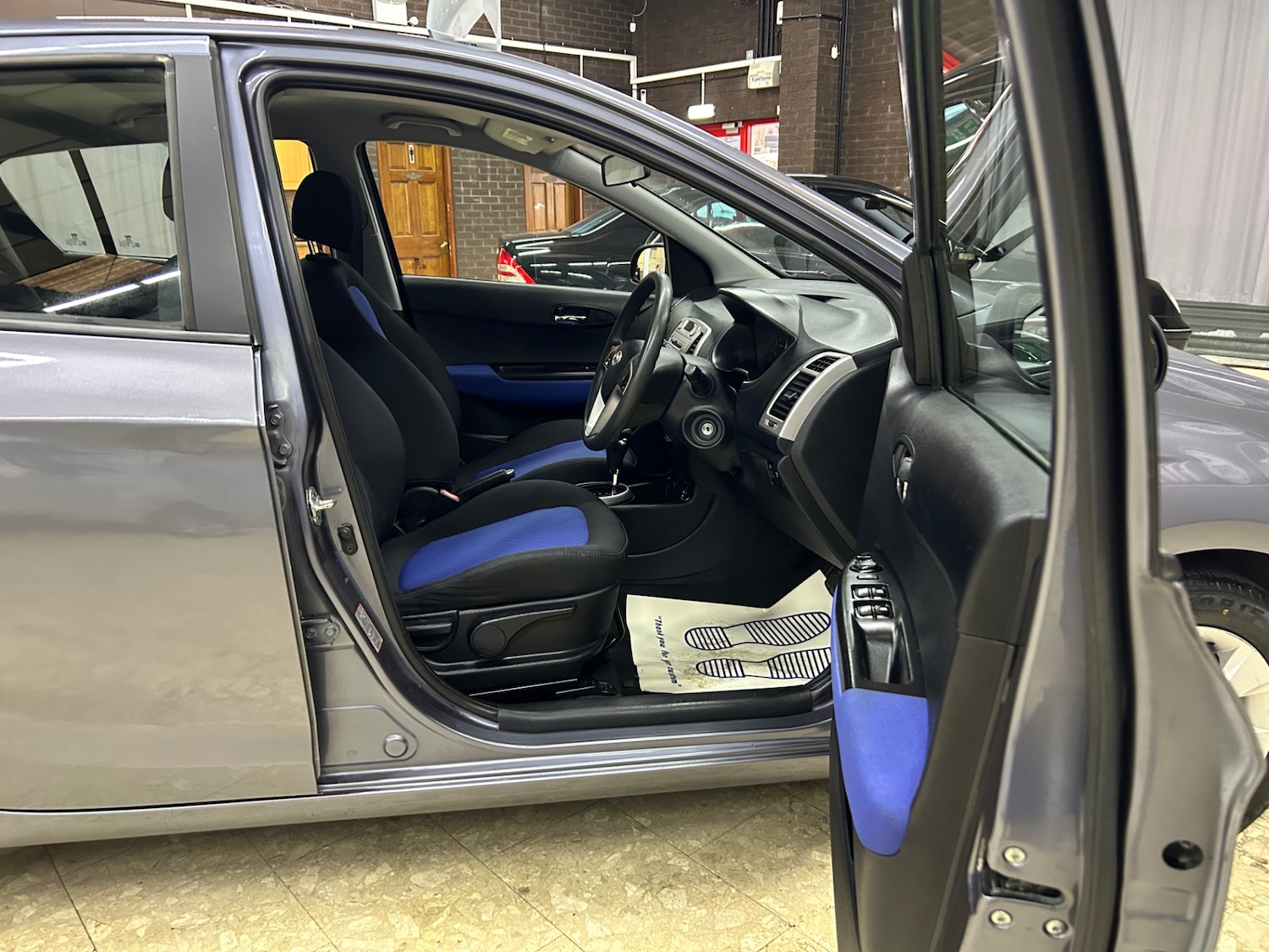 Used Hyundai i20 2009 for sale - 76858731: Photo 9