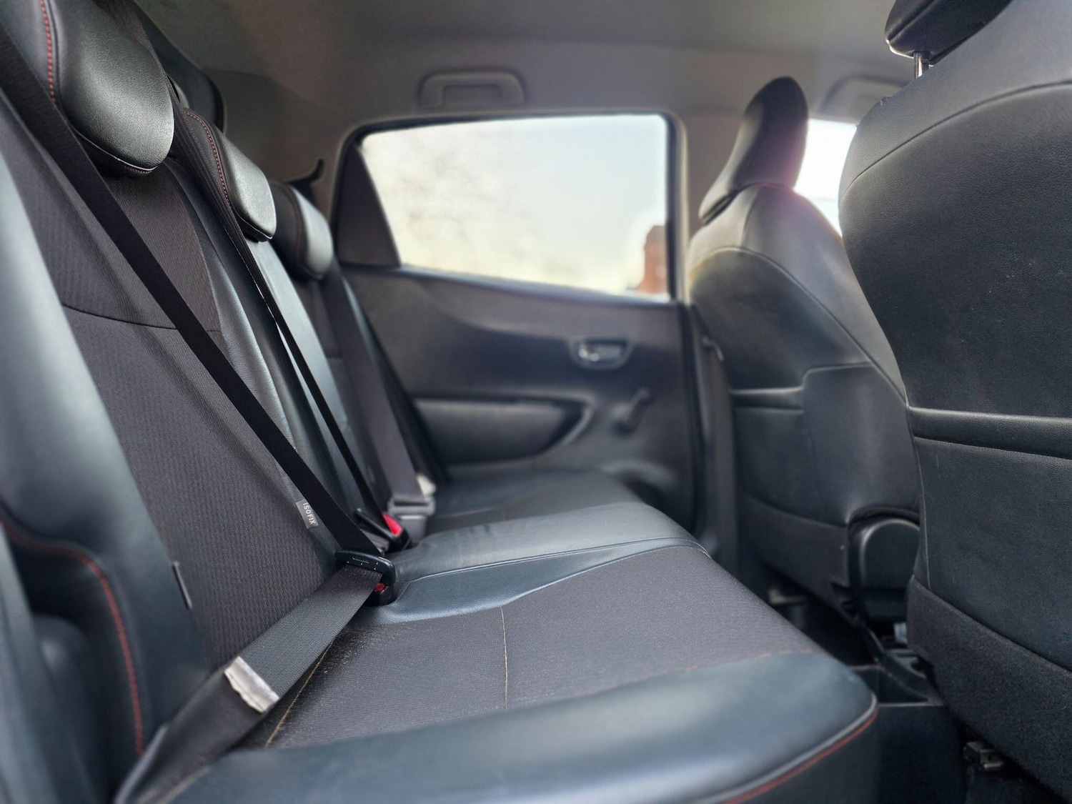 Used Toyota Yaris 2012 for sale - 76645778: Photo 11