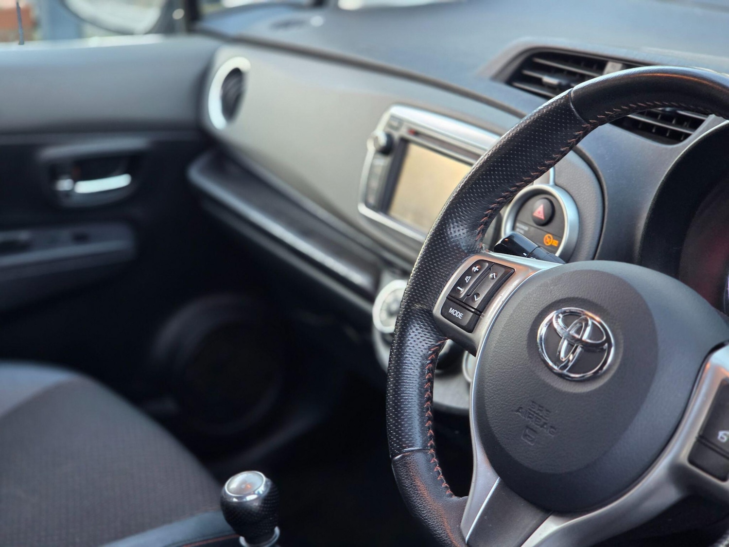 Used Toyota Yaris 2012 for sale - 76645778: Photo 19