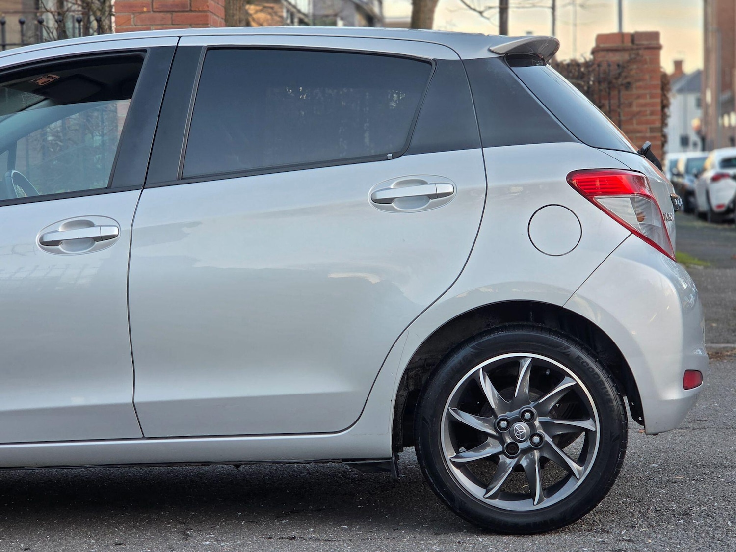 Used Toyota Yaris 2012 for sale - 76645778: Photo 29