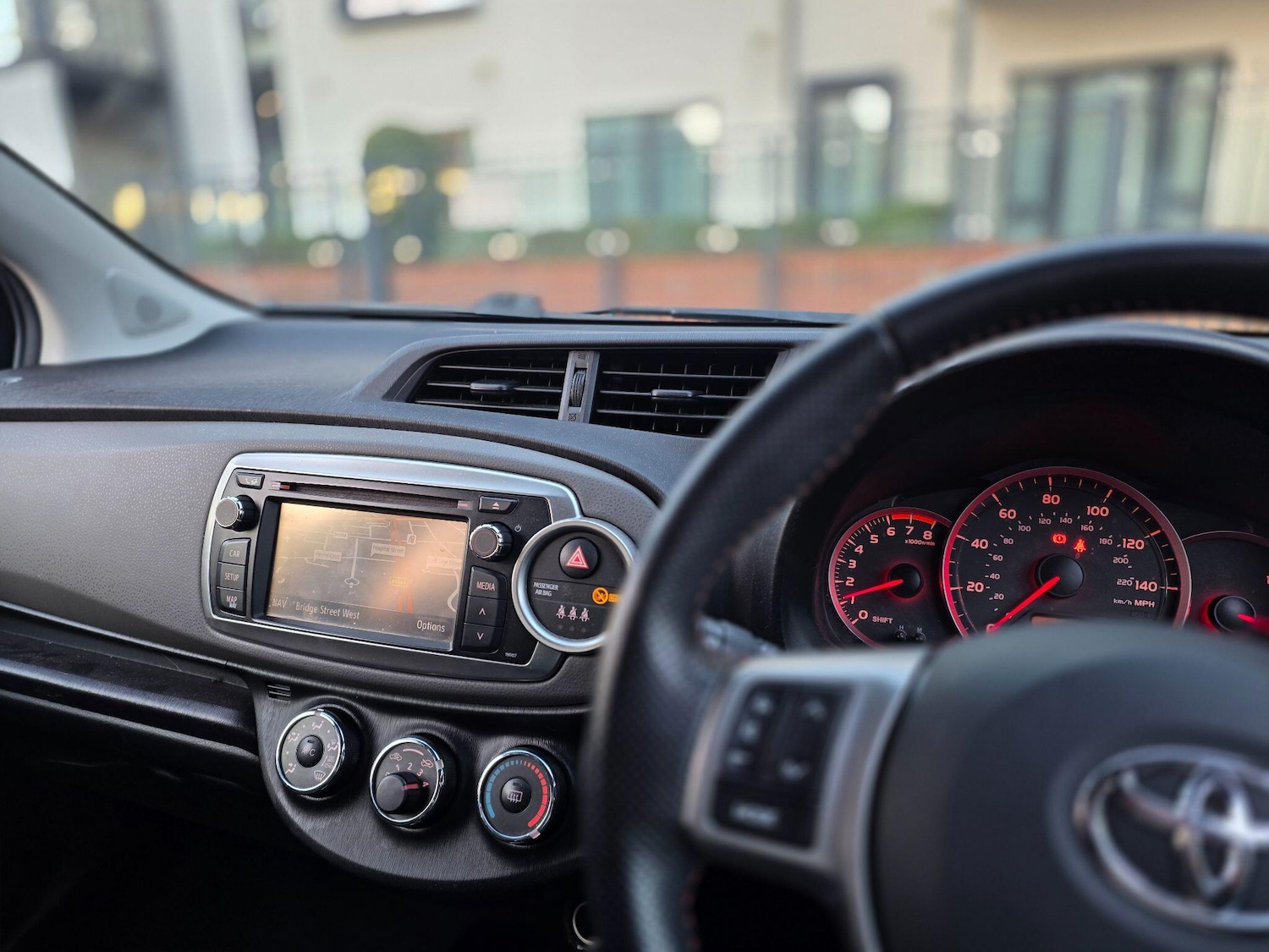 Used Toyota Yaris 2012 for sale - 76645778: Photo 32