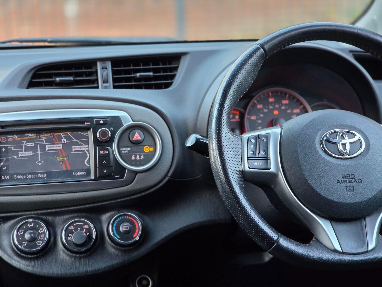 Used Toyota Yaris 2012 for sale - 76645778: Photo 40