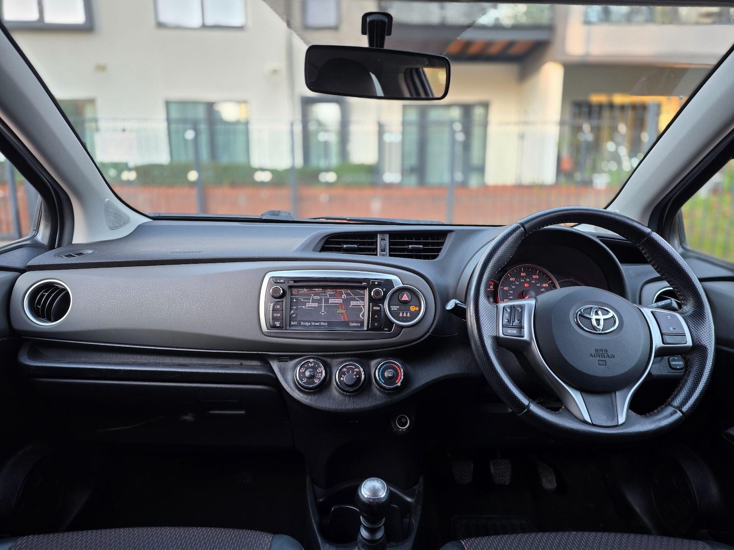 Used Toyota Yaris 2012 for sale - 76645778: Photo 42