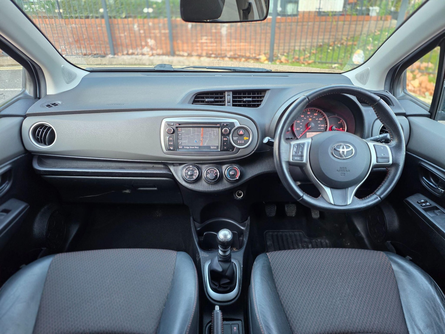 Used Toyota Yaris 2012 for sale - 76645778: Photo 5