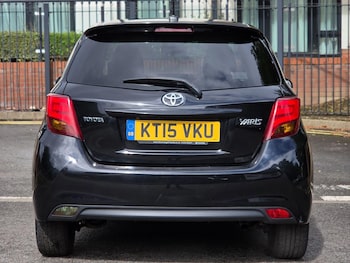 Used Toyota Yaris 2015 for sale - 75858356: Photo