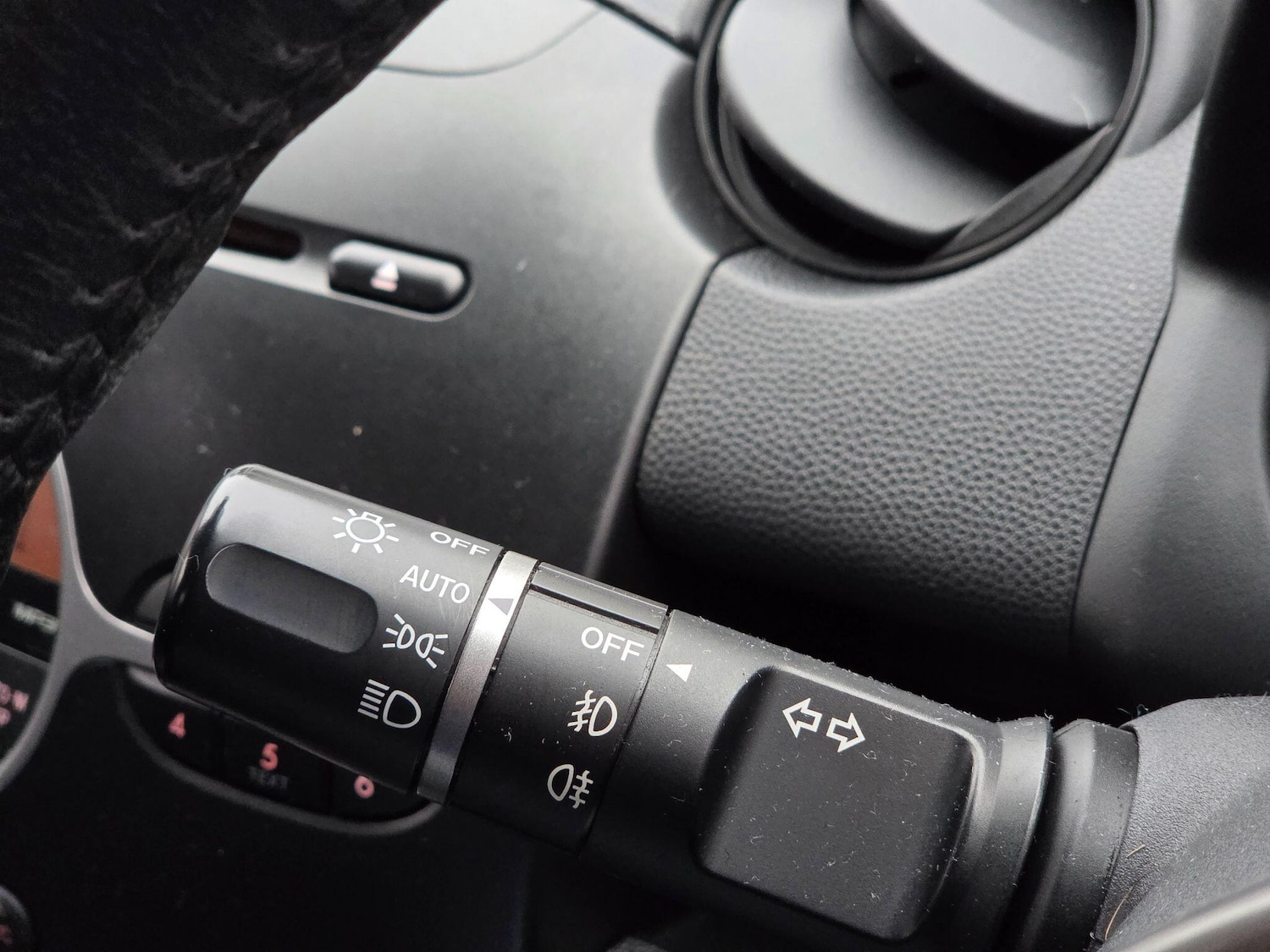 Used Mazda Mazda2 2010 for sale - 77633662: Photo 35