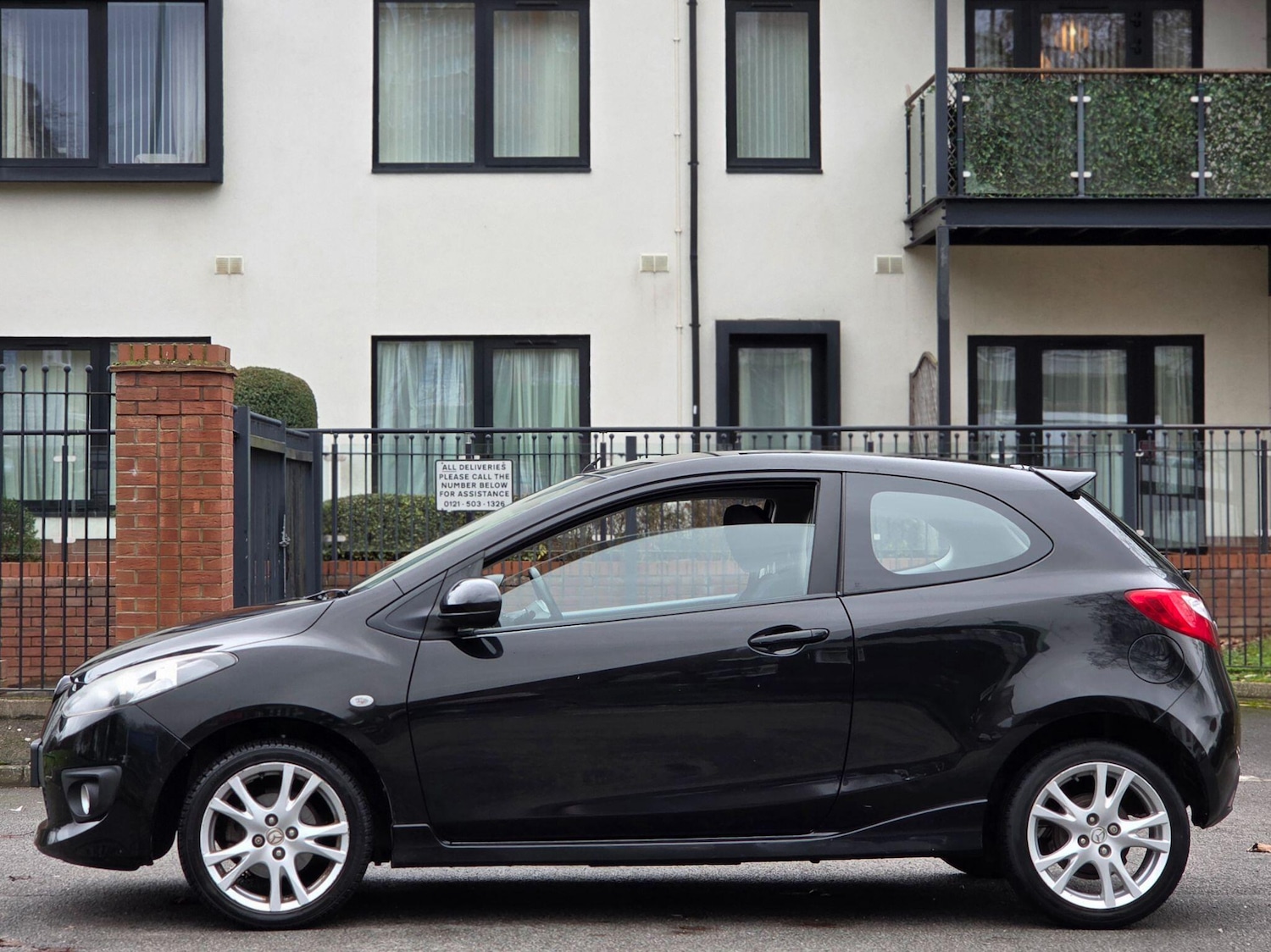 Used Mazda Mazda2 2010 for sale - 77633662: Photo 8