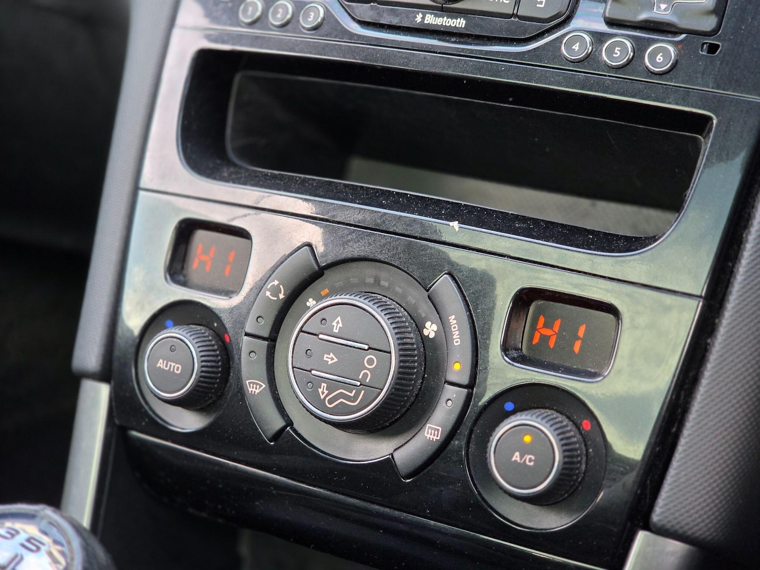 Used Peugeot 308 2013 for sale - 76942490: Photo 29