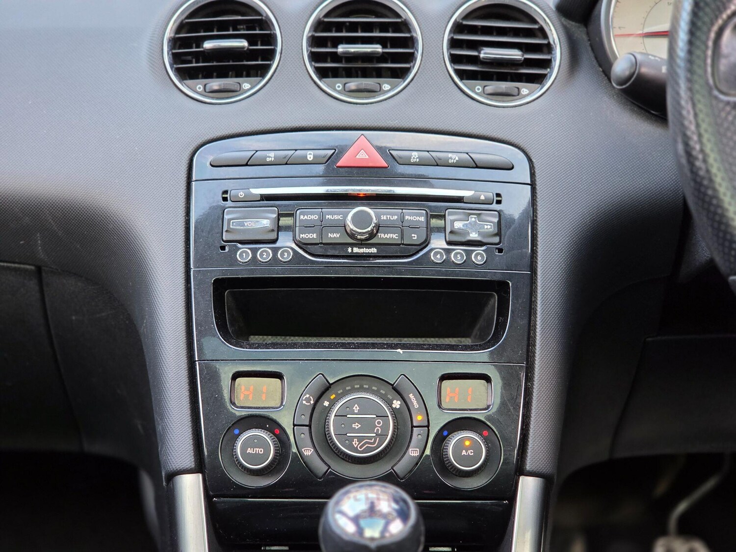 Used Peugeot 308 2013 for sale - 76942490: Photo 45