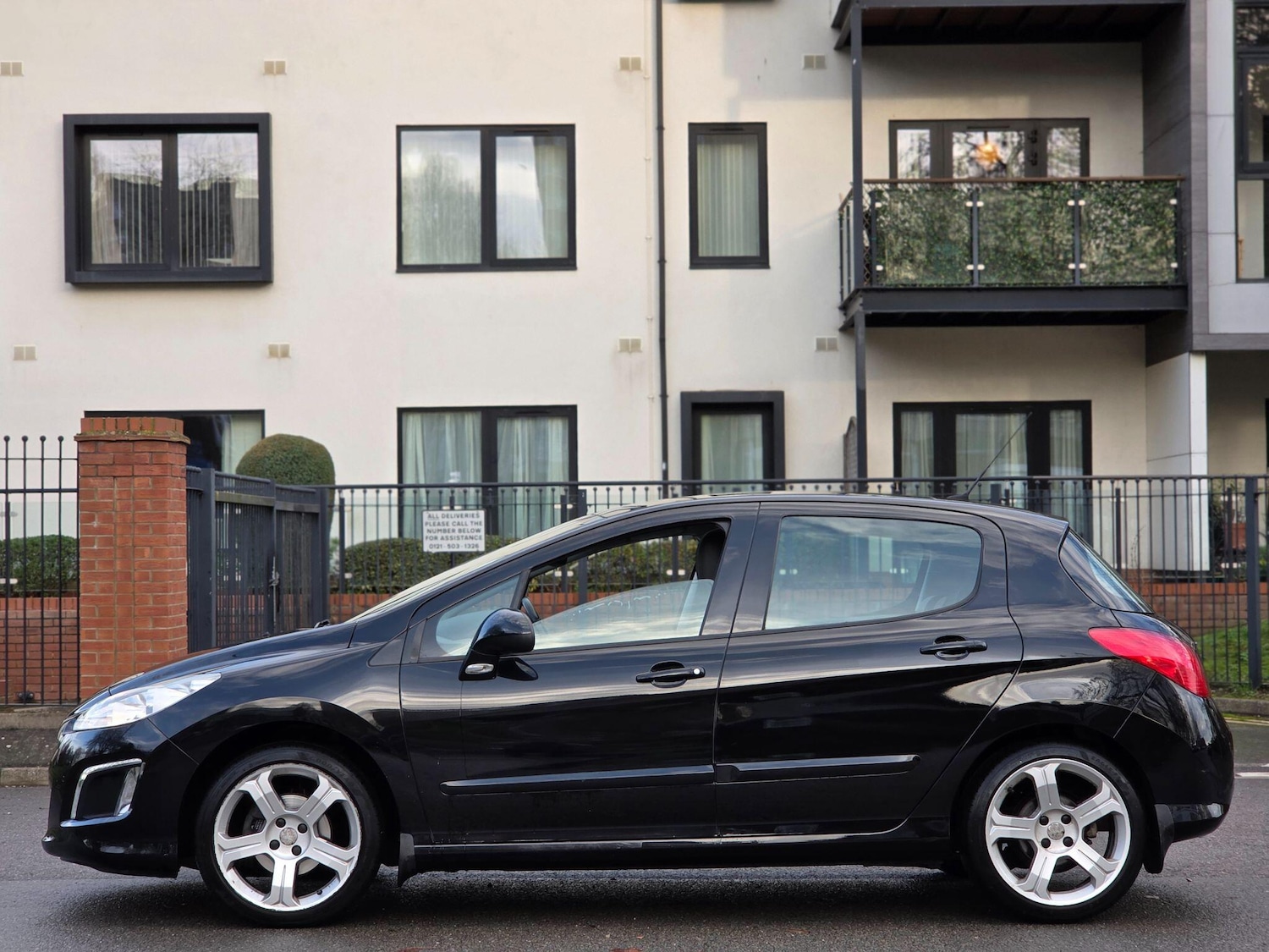 Used Peugeot 308 2013 for sale - 76942490: Photo 8