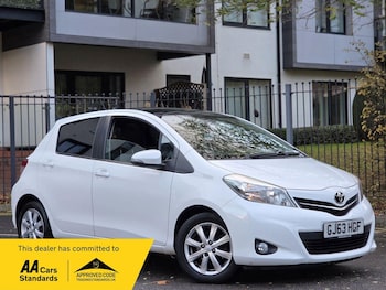 Used Toyota Yaris 2013 for sale - 76432759: Photo