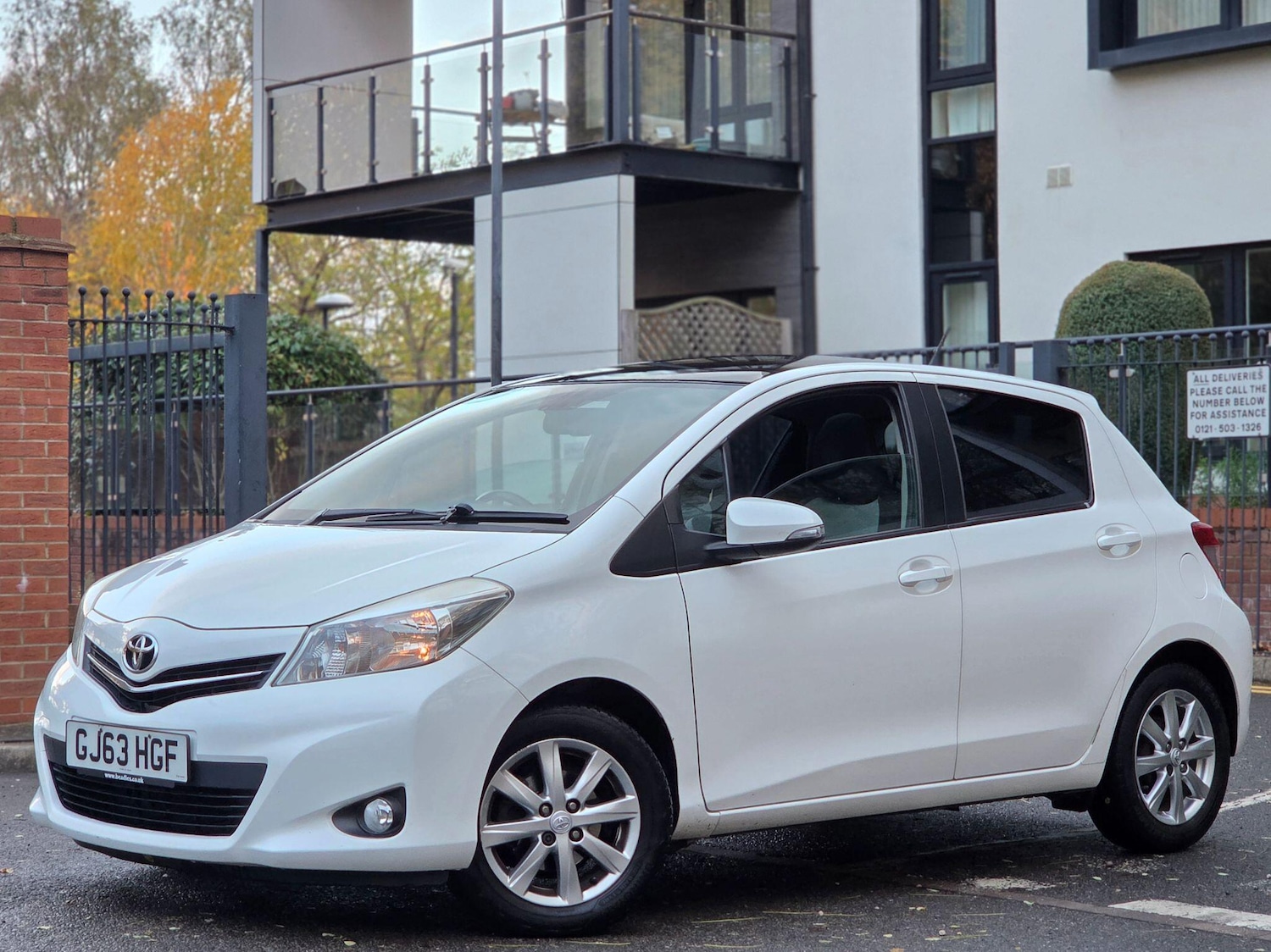 Used Toyota Yaris 2013 for sale - 76432759: Photo 4