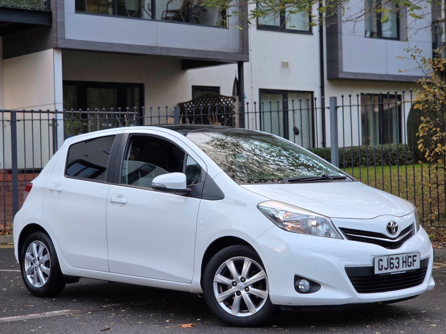 Used Toyota Yaris 2013 for sale - 76432759: Photo 47