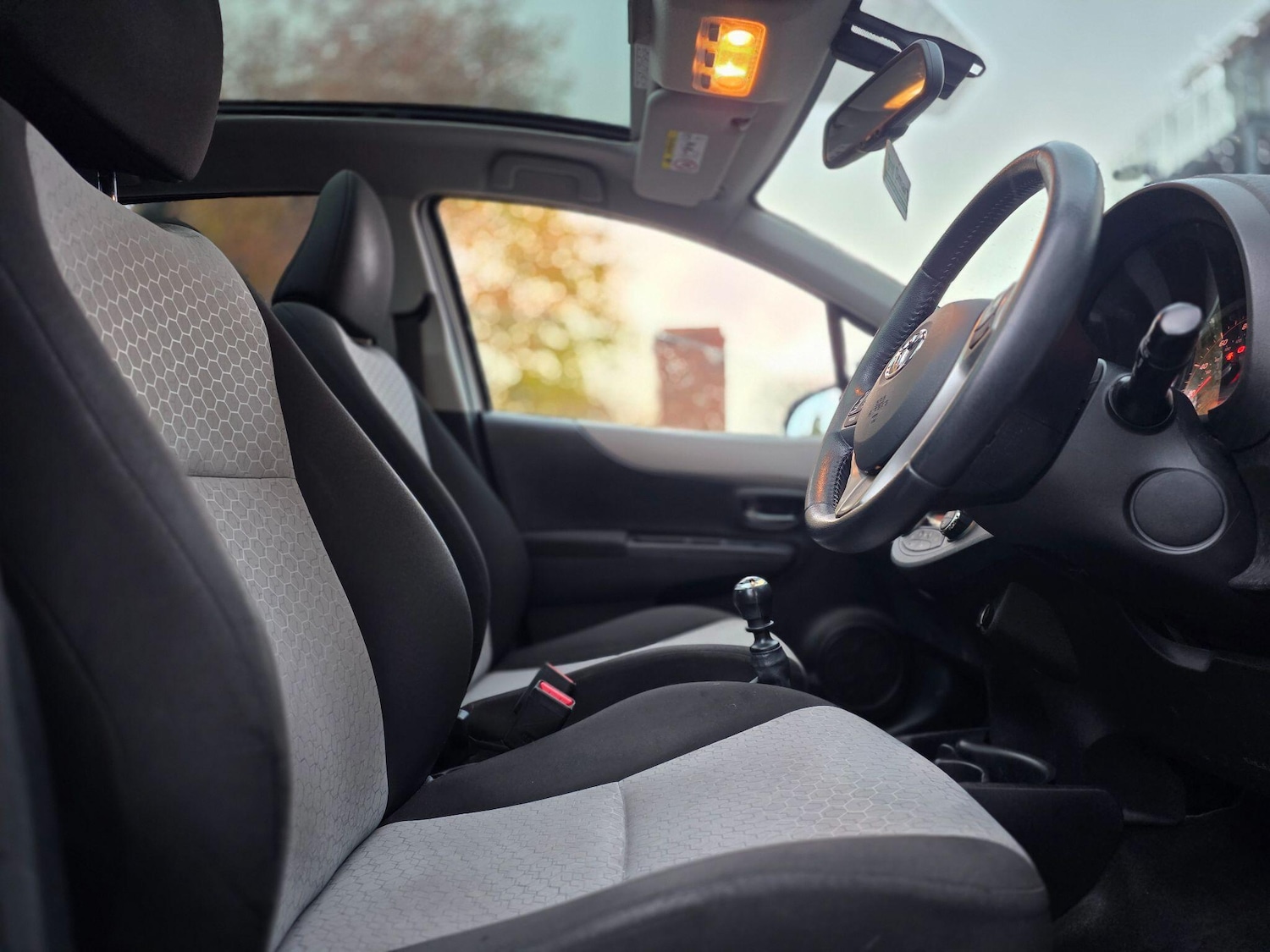 Used Toyota Yaris 2013 for sale - 76432759: Photo 7