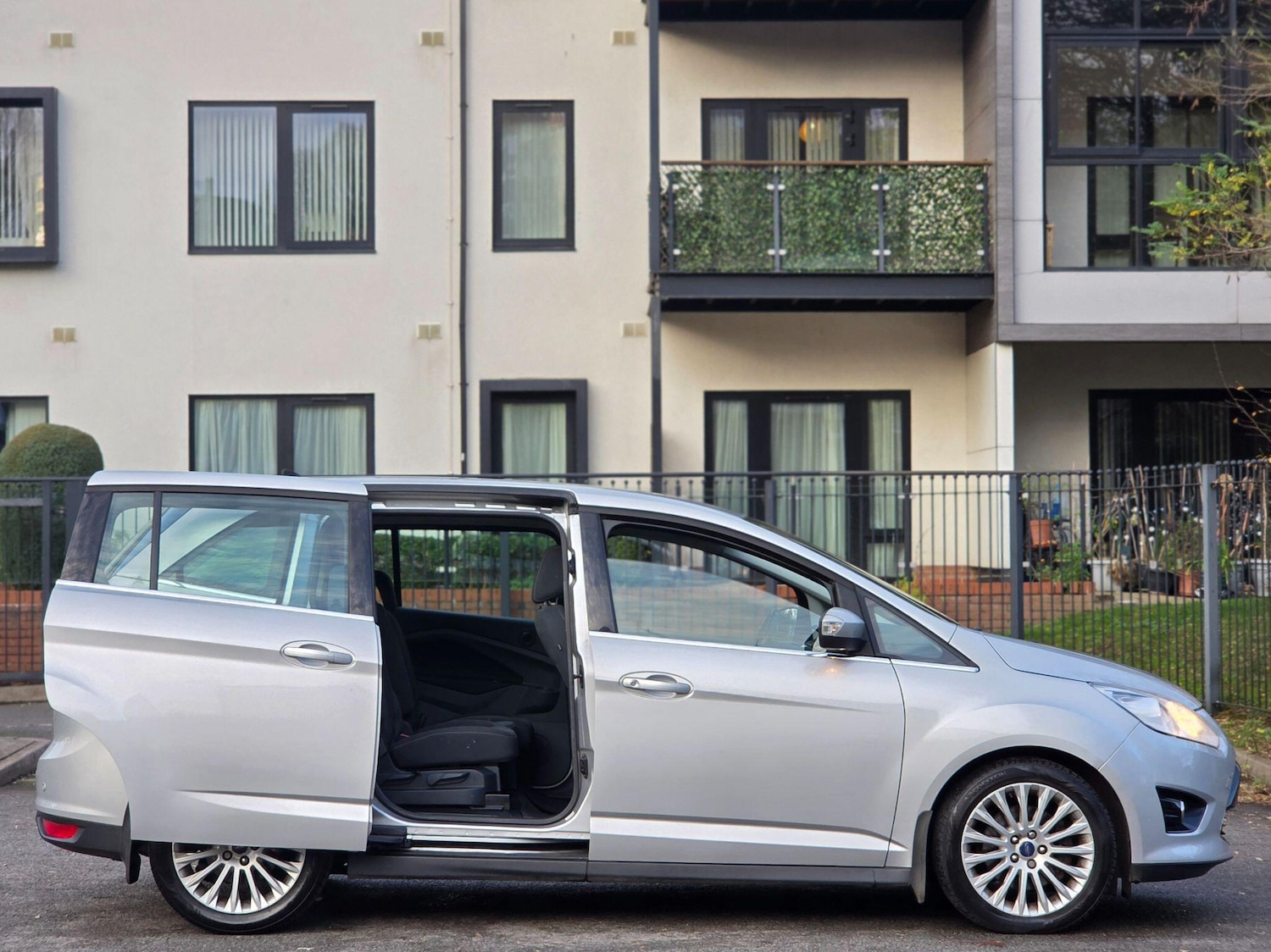 Used Ford Grand C-Max for sale - 76573010: Photo 8