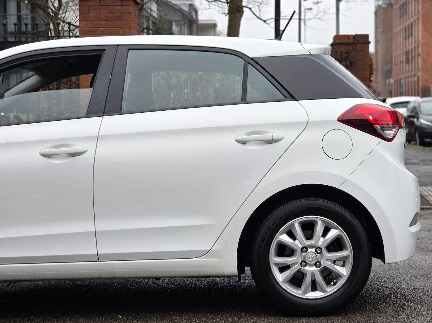 Used Hyundai i20 2018 for sale - 76855945: Photo 30