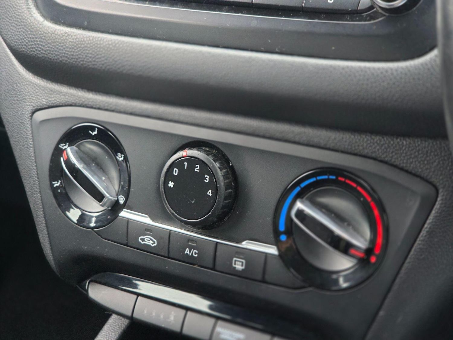 Used Hyundai i20 2018 for sale - 76855945: Photo 35