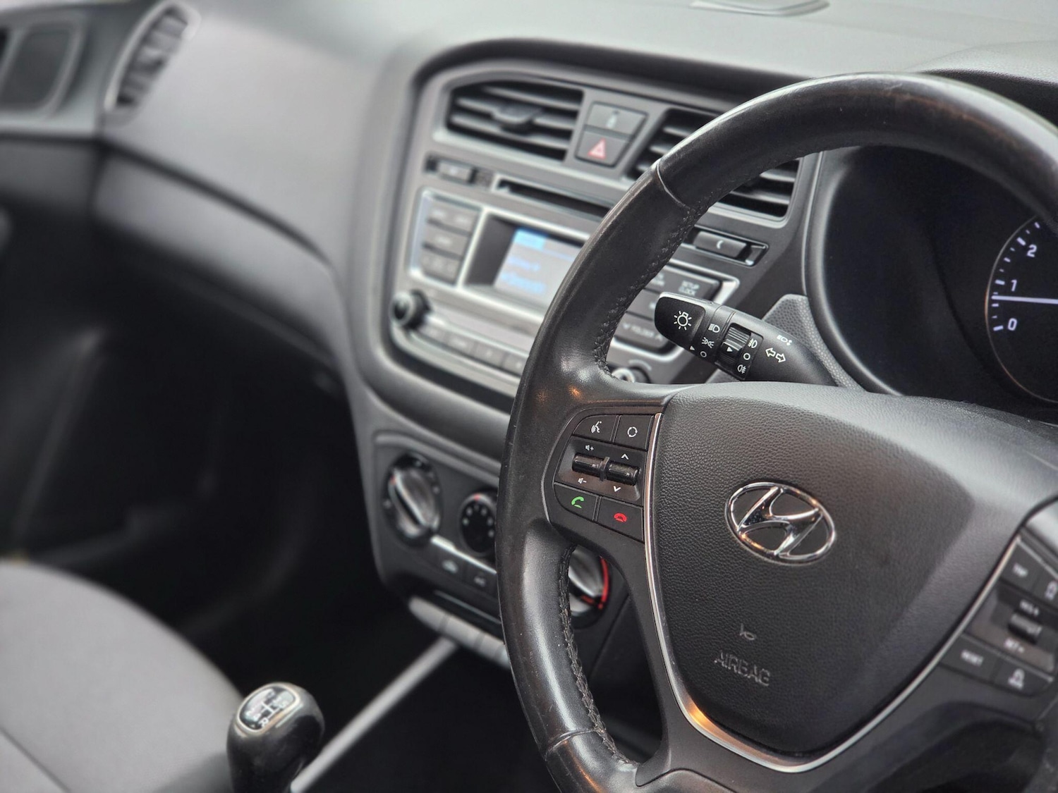 Used Hyundai i20 2018 for sale - 76855945: Photo 39