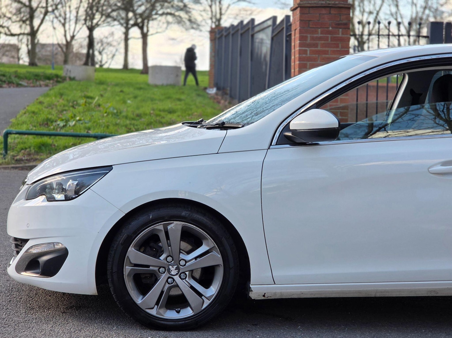 Used Peugeot 308 2014 for sale - 77898472: Photo 18