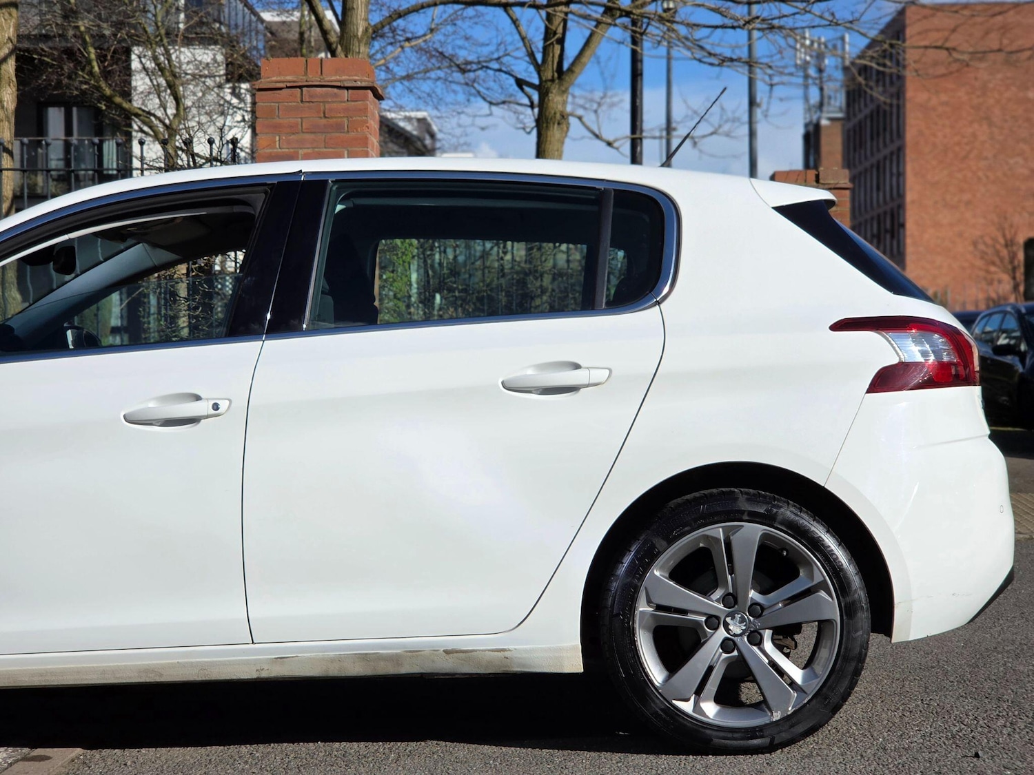 Used Peugeot 308 2014 for sale - 77898472: Photo 32