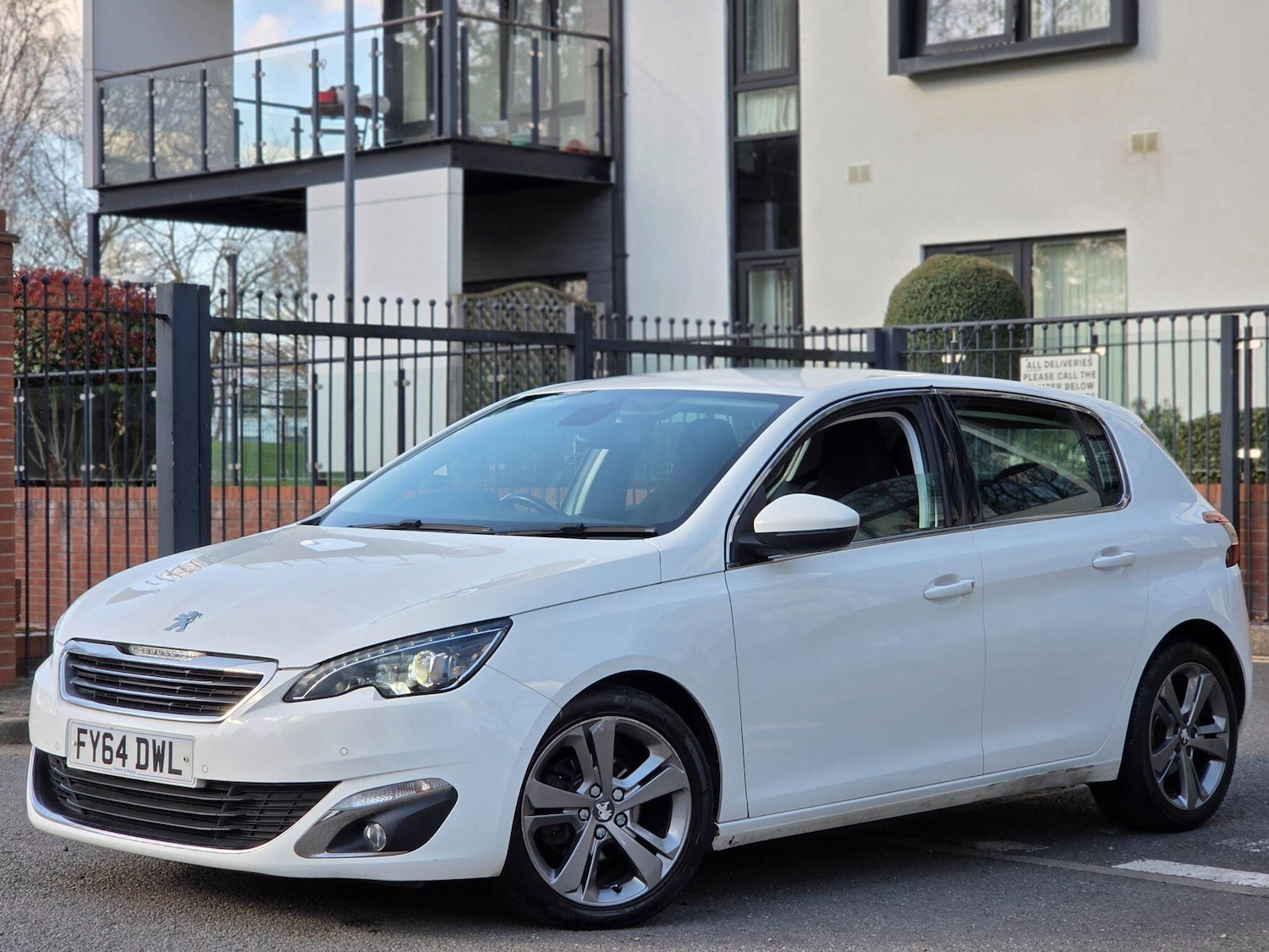 Used Peugeot 308 2014 for sale - 77898472: Photo 4