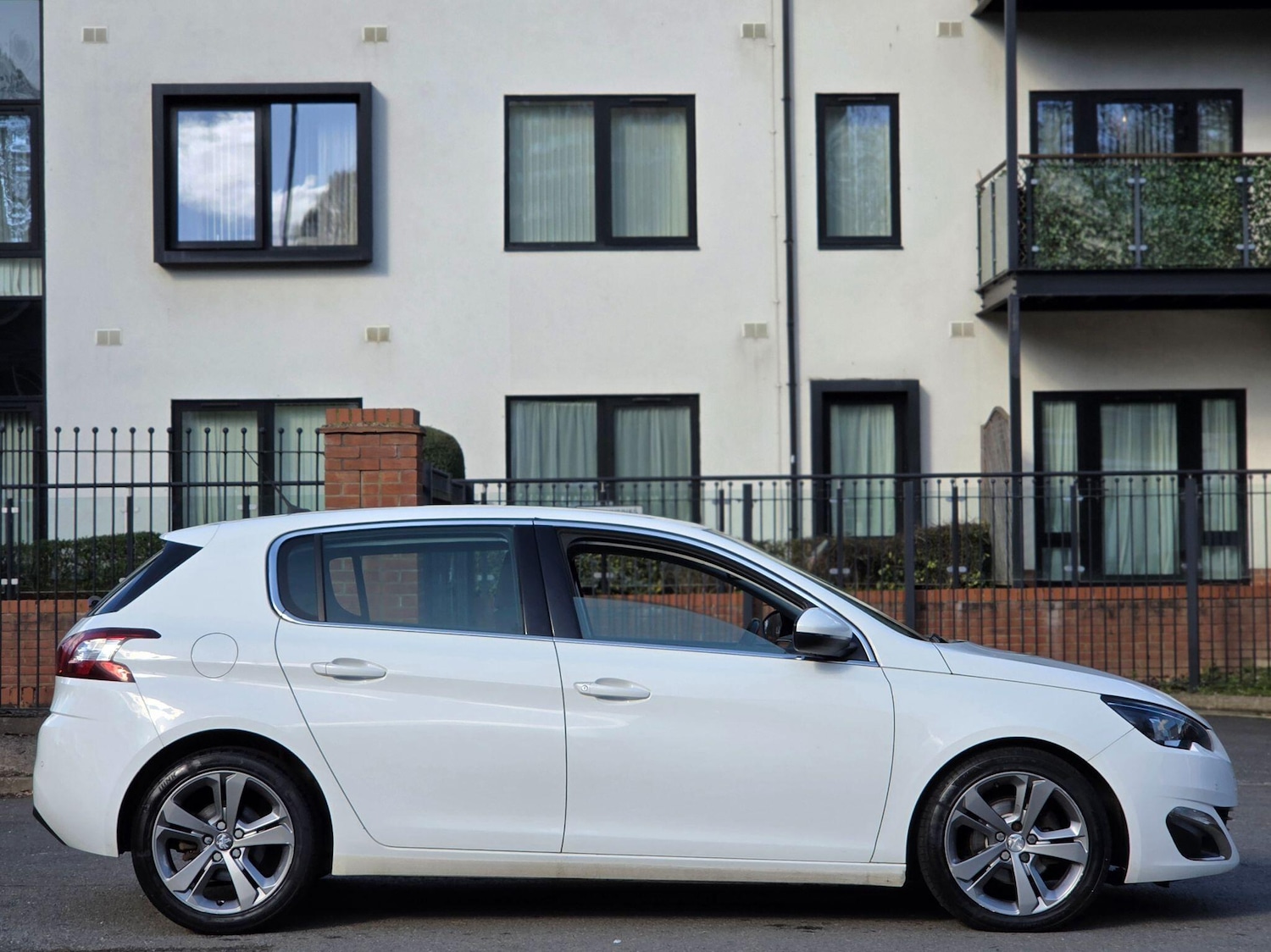 Used Peugeot 308 2014 for sale - 77898472: Photo 6