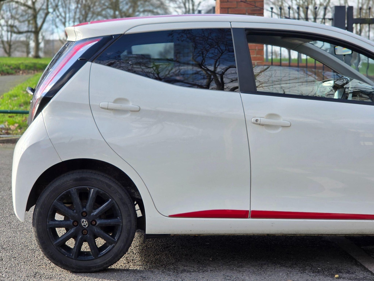 Used Toyota AYGO 2017 for sale - 77637594: Photo 28