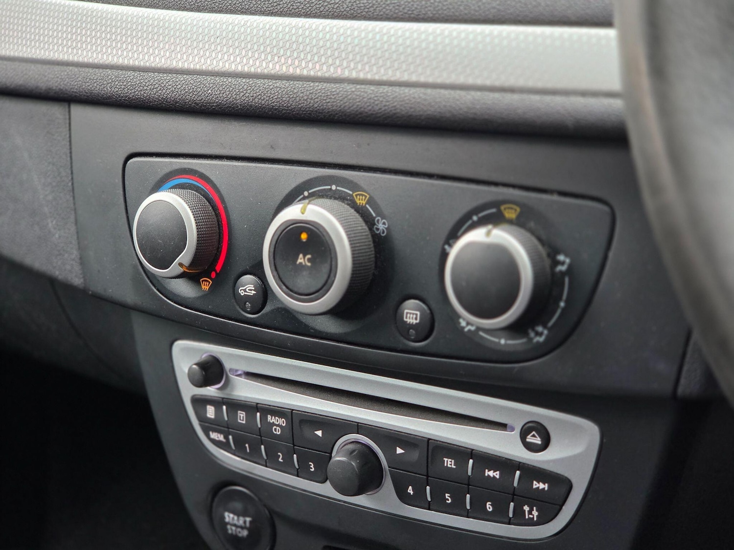 Used Renault Megane 2011 for sale - 76425120: Photo 29