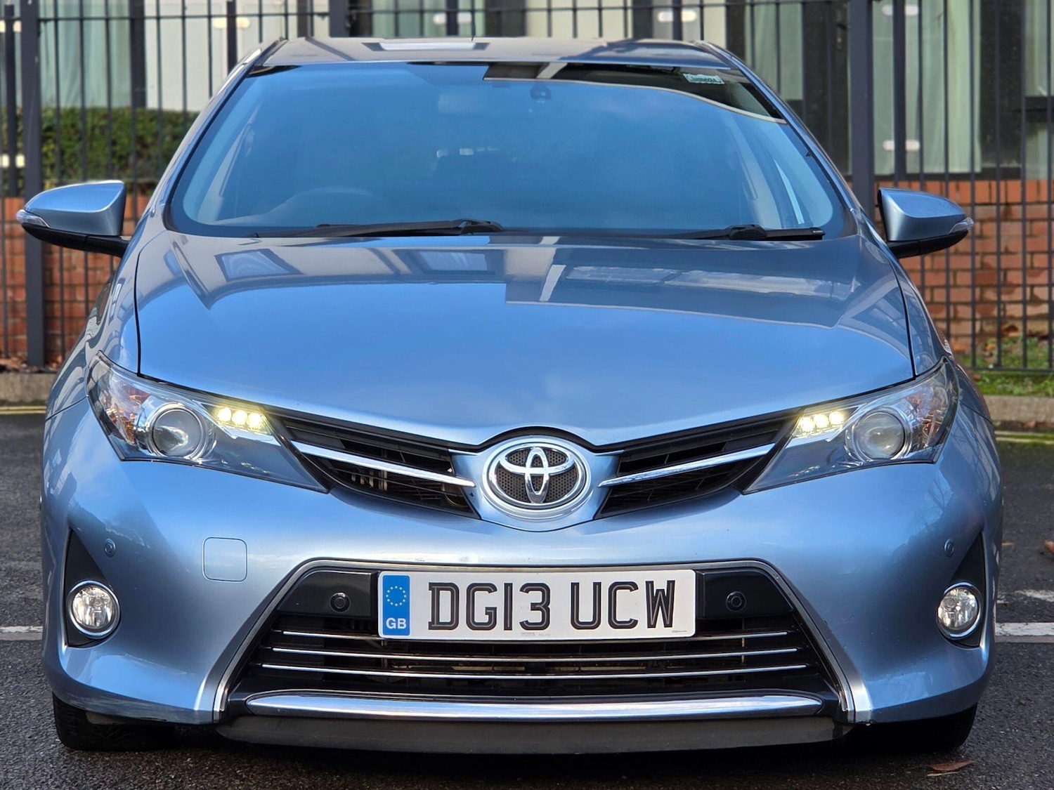 Used Toyota Auris 2013 for sale - 76995219: Photo 2