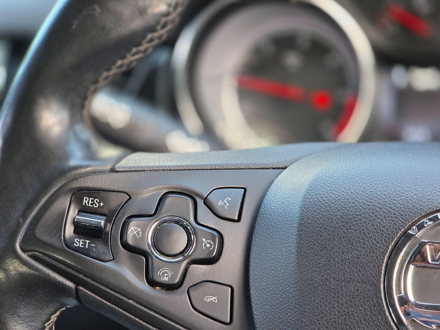 Used Vauxhall Astra 2015 for sale - 76899619: Photo 31