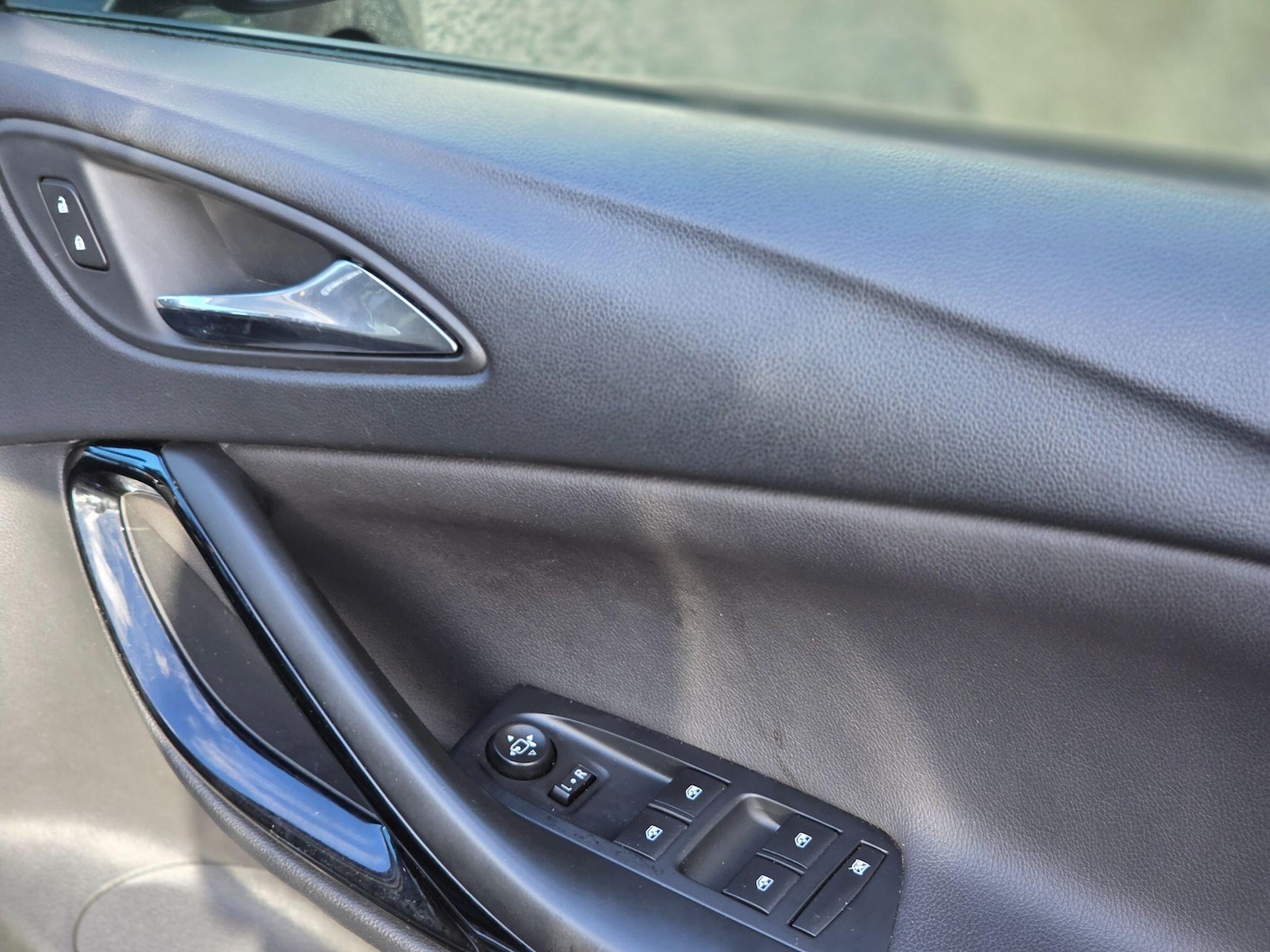 Used Vauxhall Astra 2015 for sale - 76899619: Photo 46