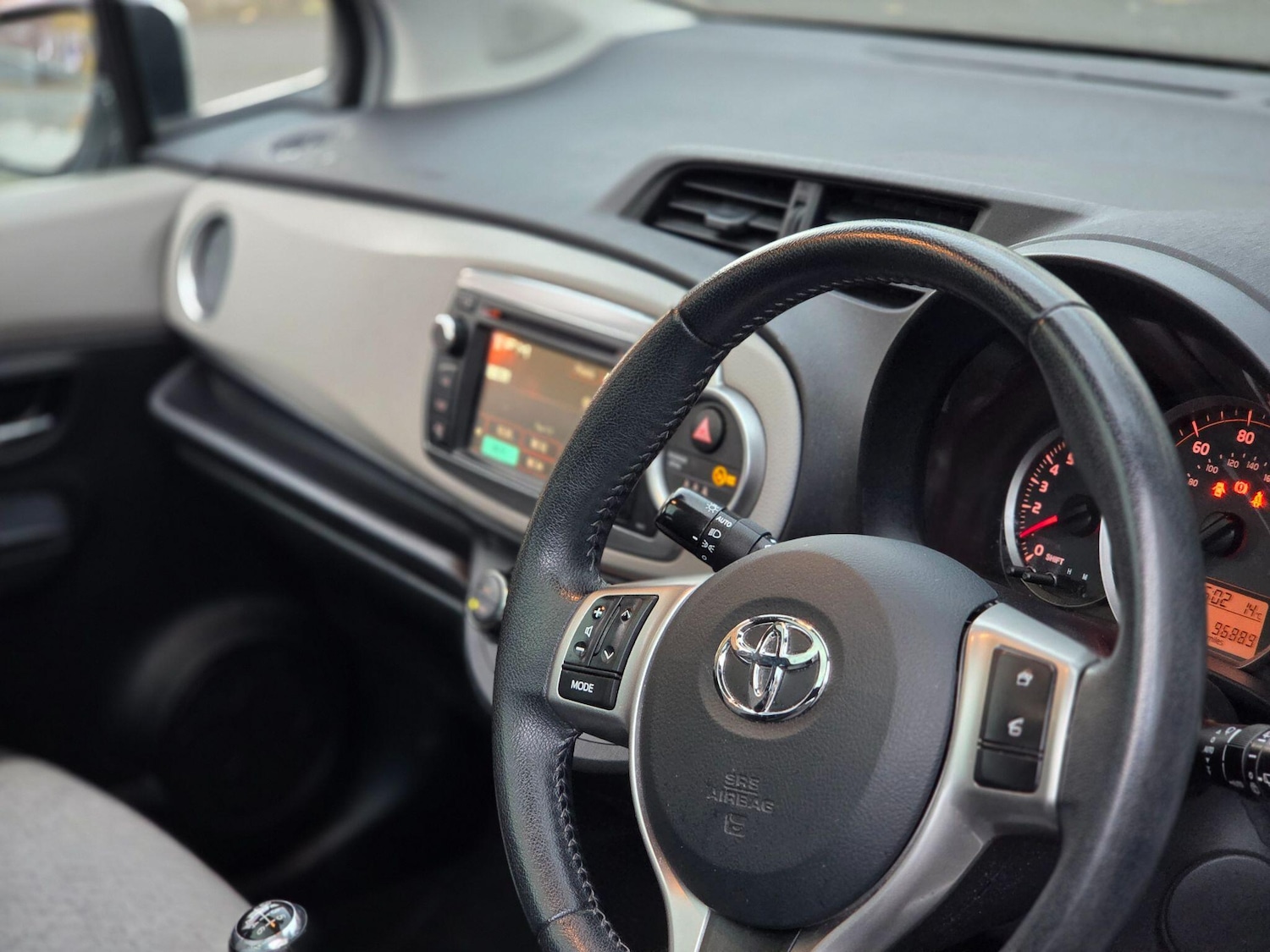 Used Toyota Yaris 2013 for sale - 76993153: Photo 29