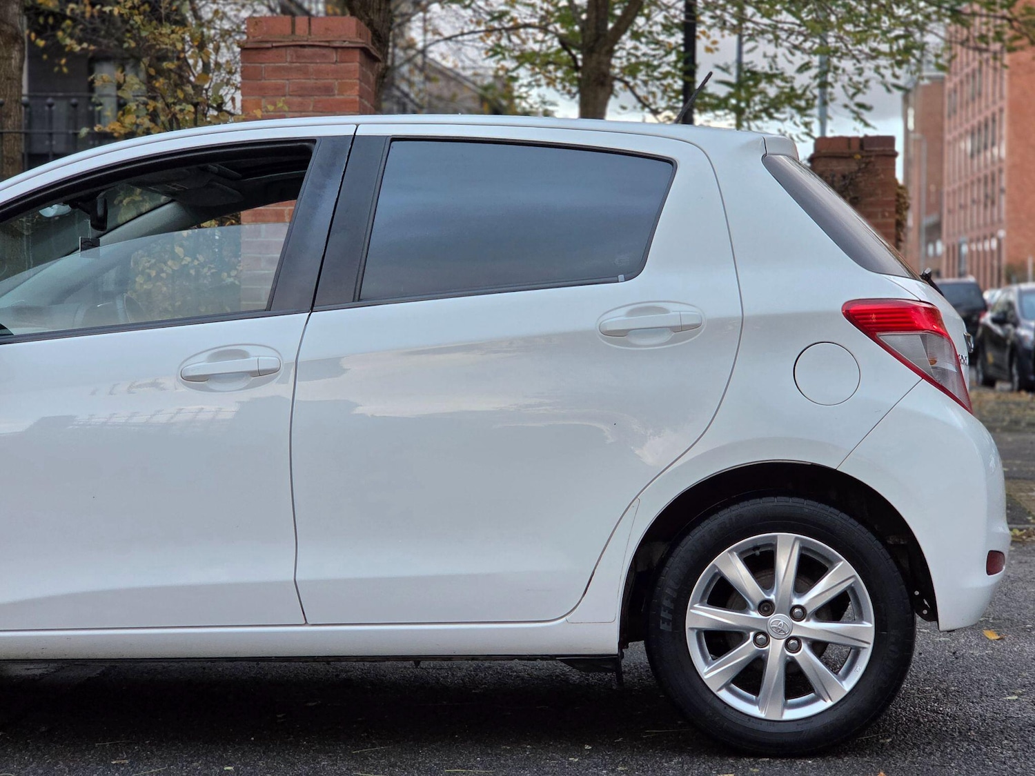 Used Toyota Yaris 2013 for sale - 76993153: Photo 32