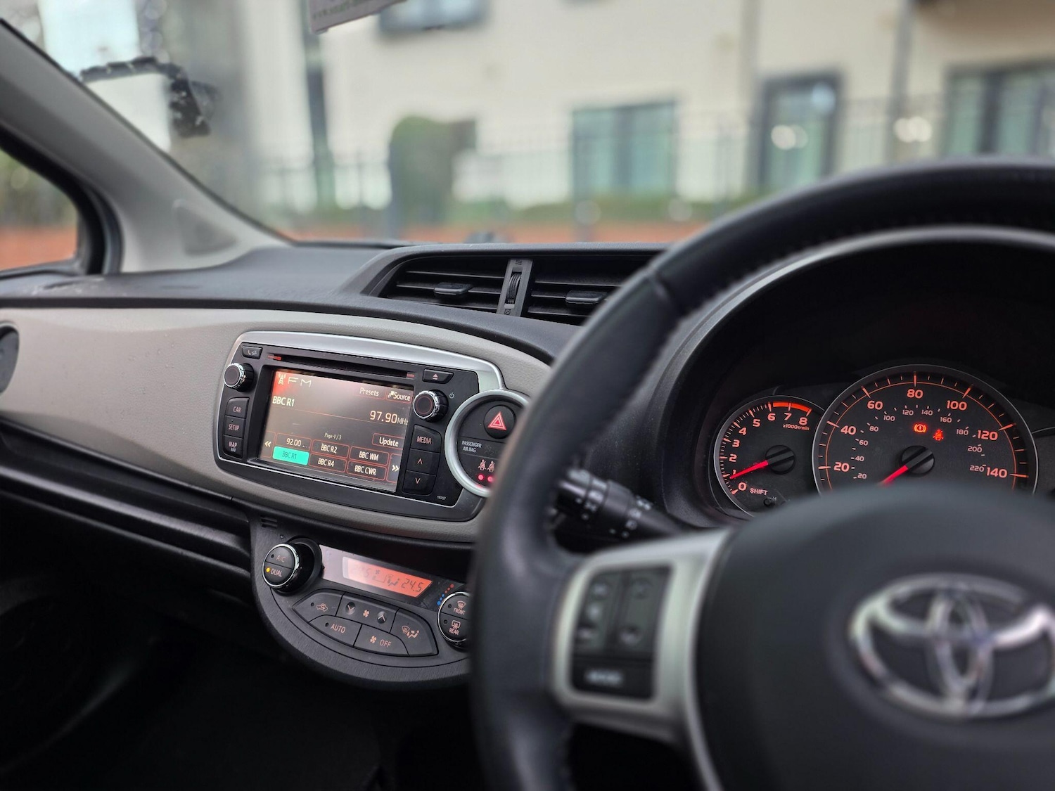 Used Toyota Yaris 2013 for sale - 76993153: Photo 36