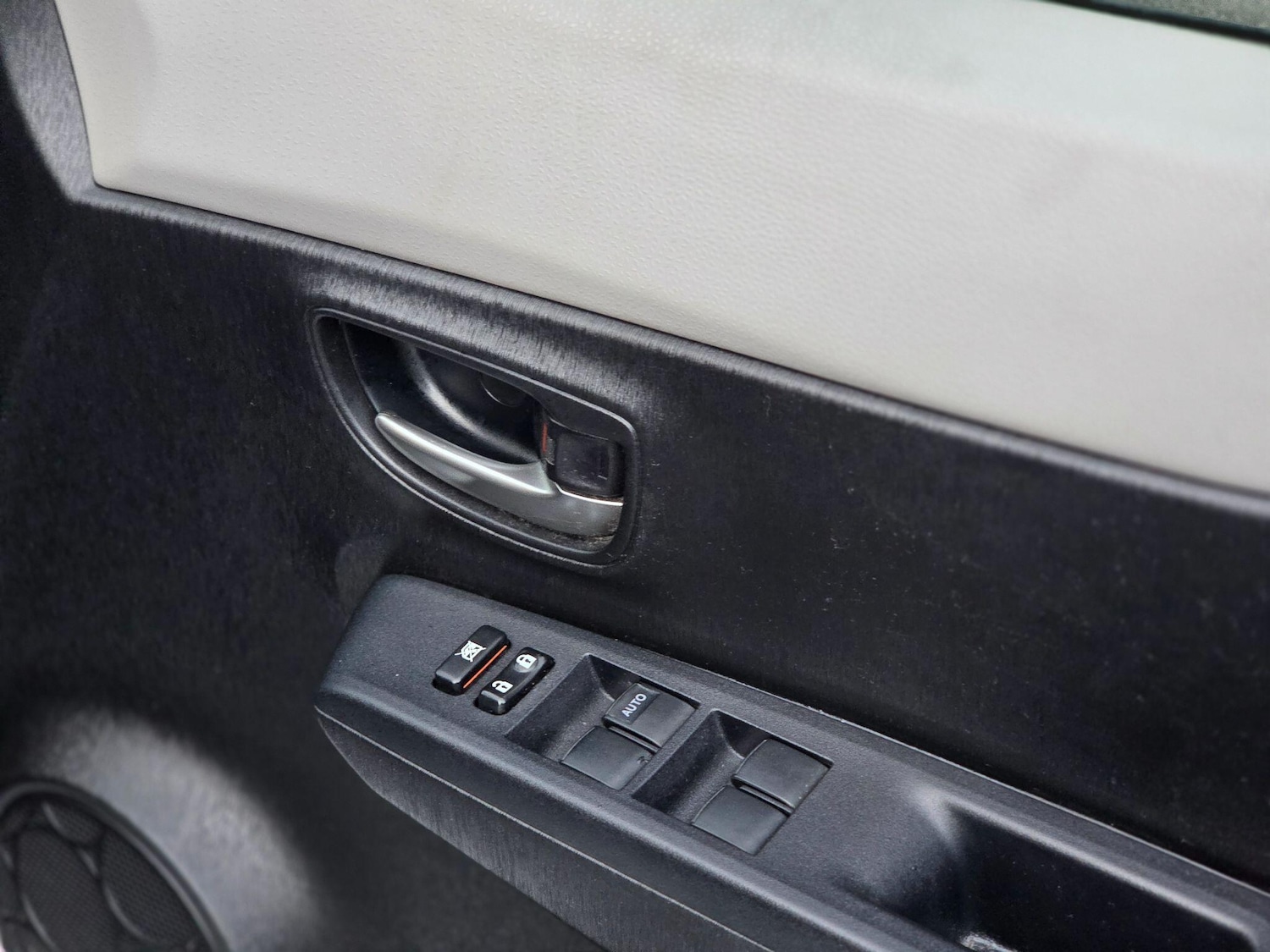 Used Toyota Yaris 2013 for sale - 76993153: Photo 38