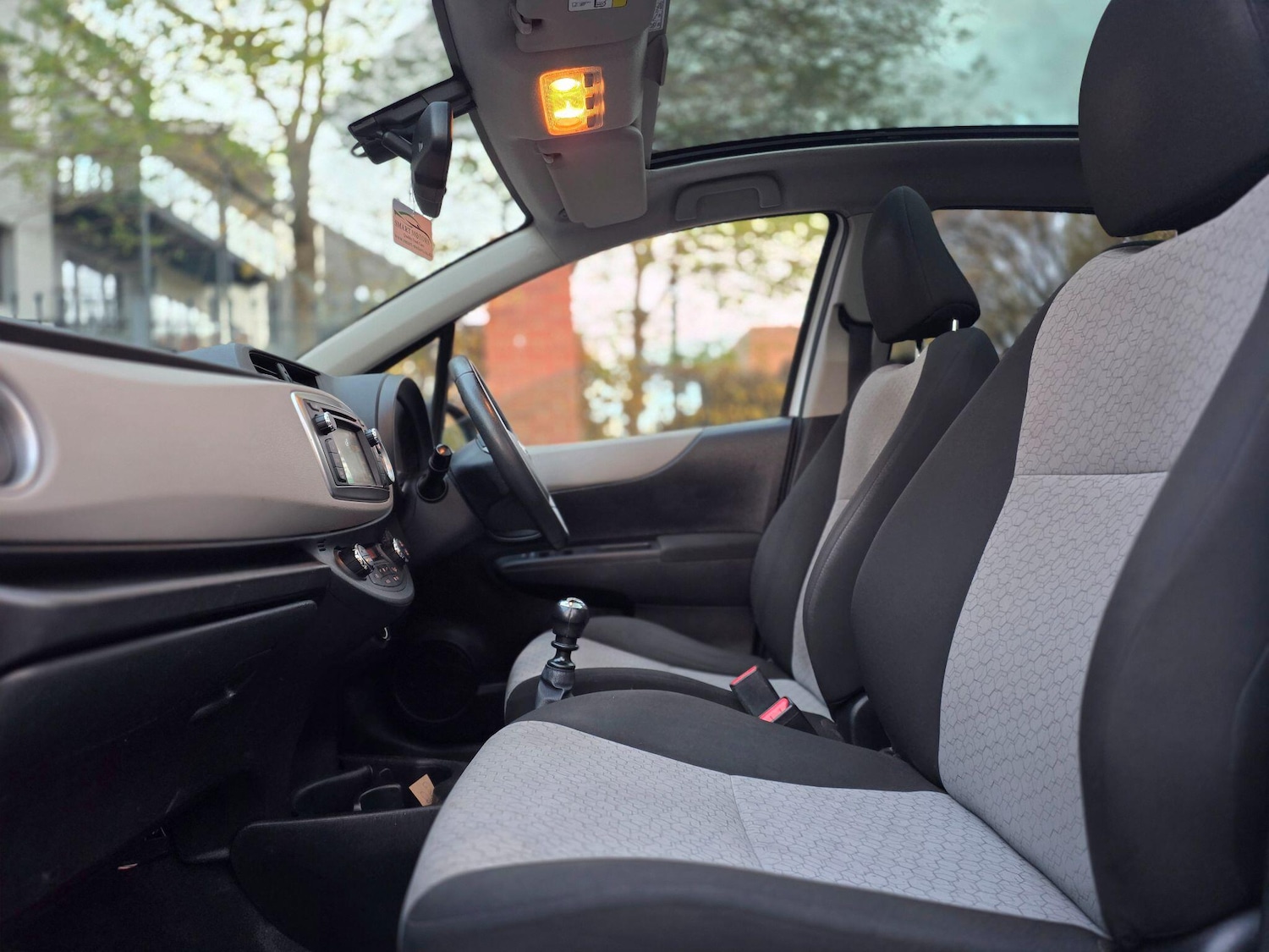 Used Toyota Yaris 2013 for sale - 76993153: Photo 9