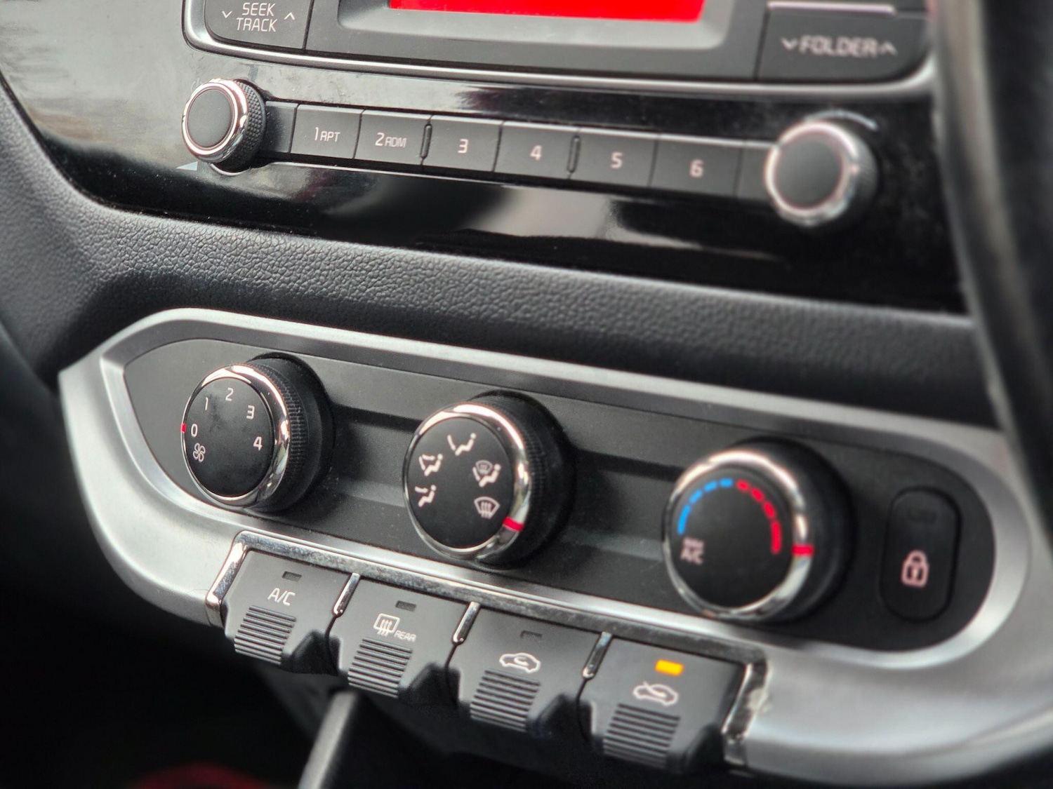 Used Kia Rio 2016 for sale - 76527751: Photo 24