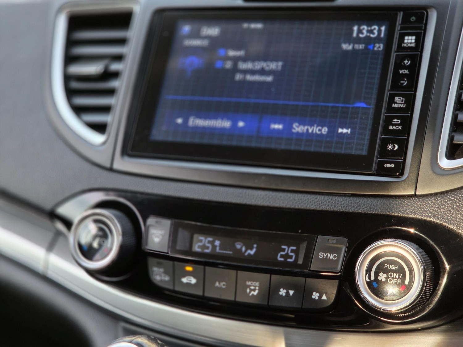 Used Honda CR-V 2015 for sale - 76942689: Photo 39