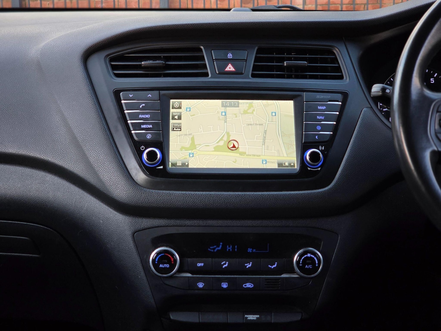 Used Hyundai i20 2015 for sale - 77237956: Photo 31