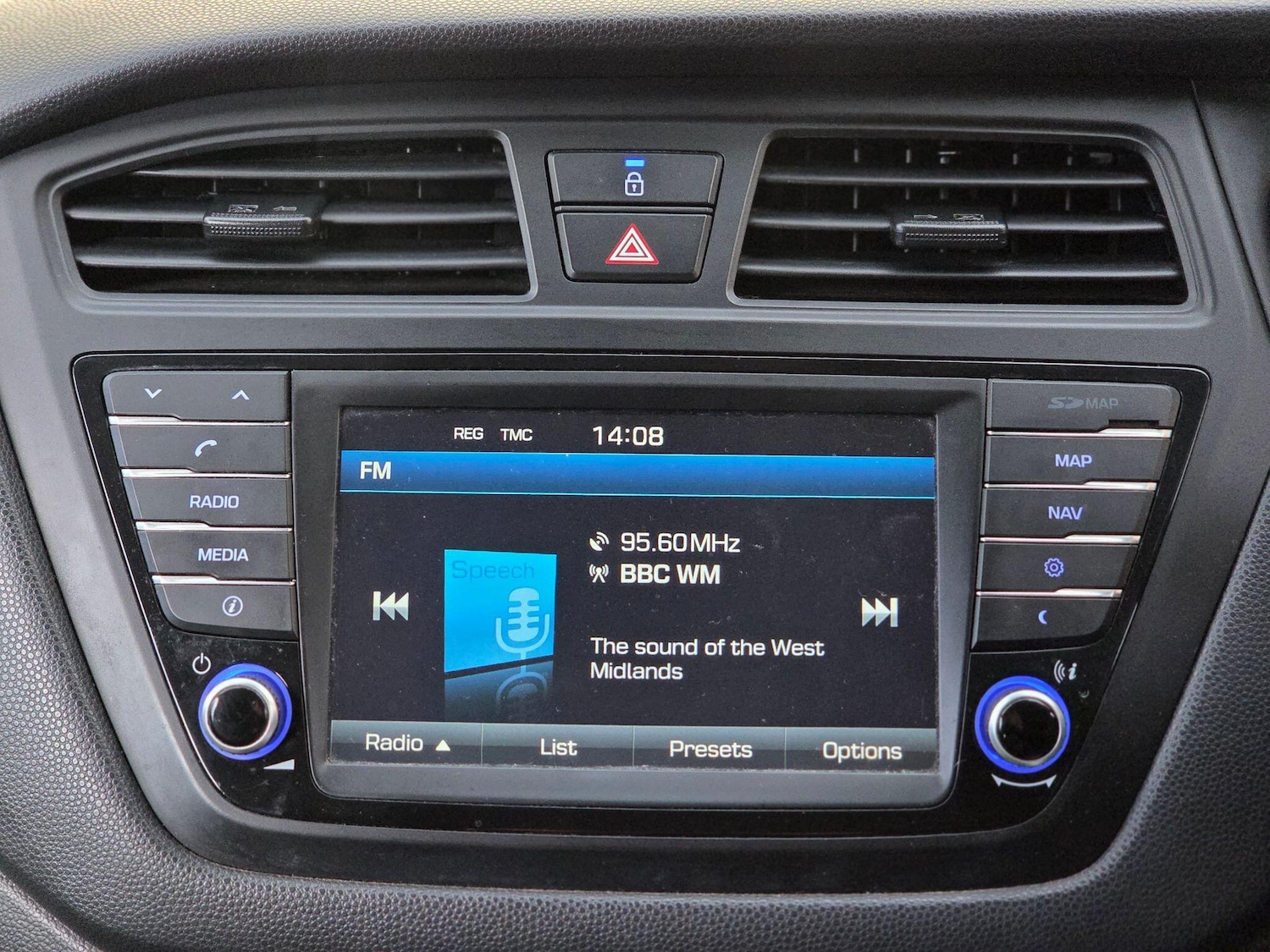 Used Hyundai i20 2015 for sale - 77237956: Photo 40