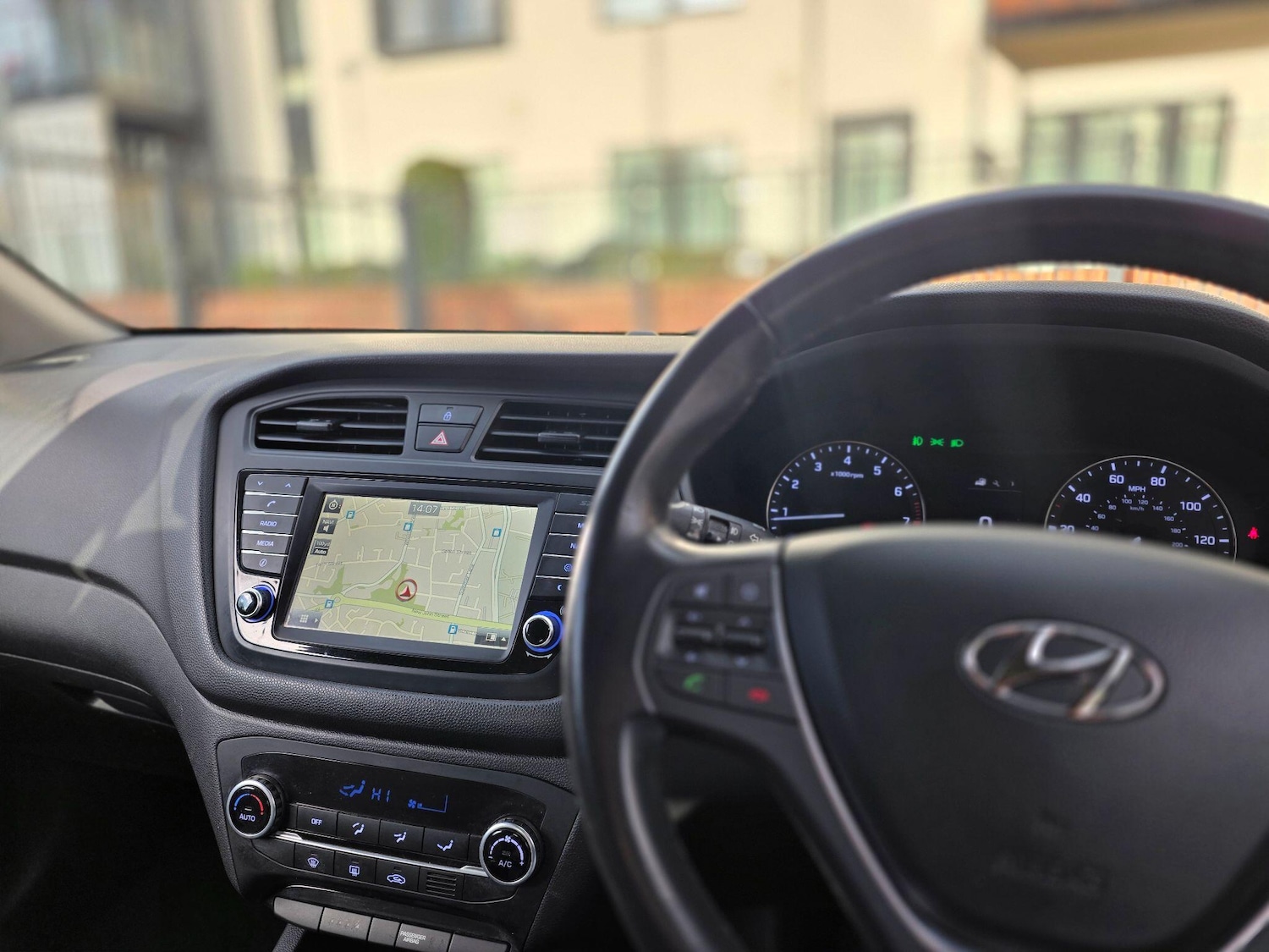 Used Hyundai i20 2015 for sale - 77237956: Photo 49