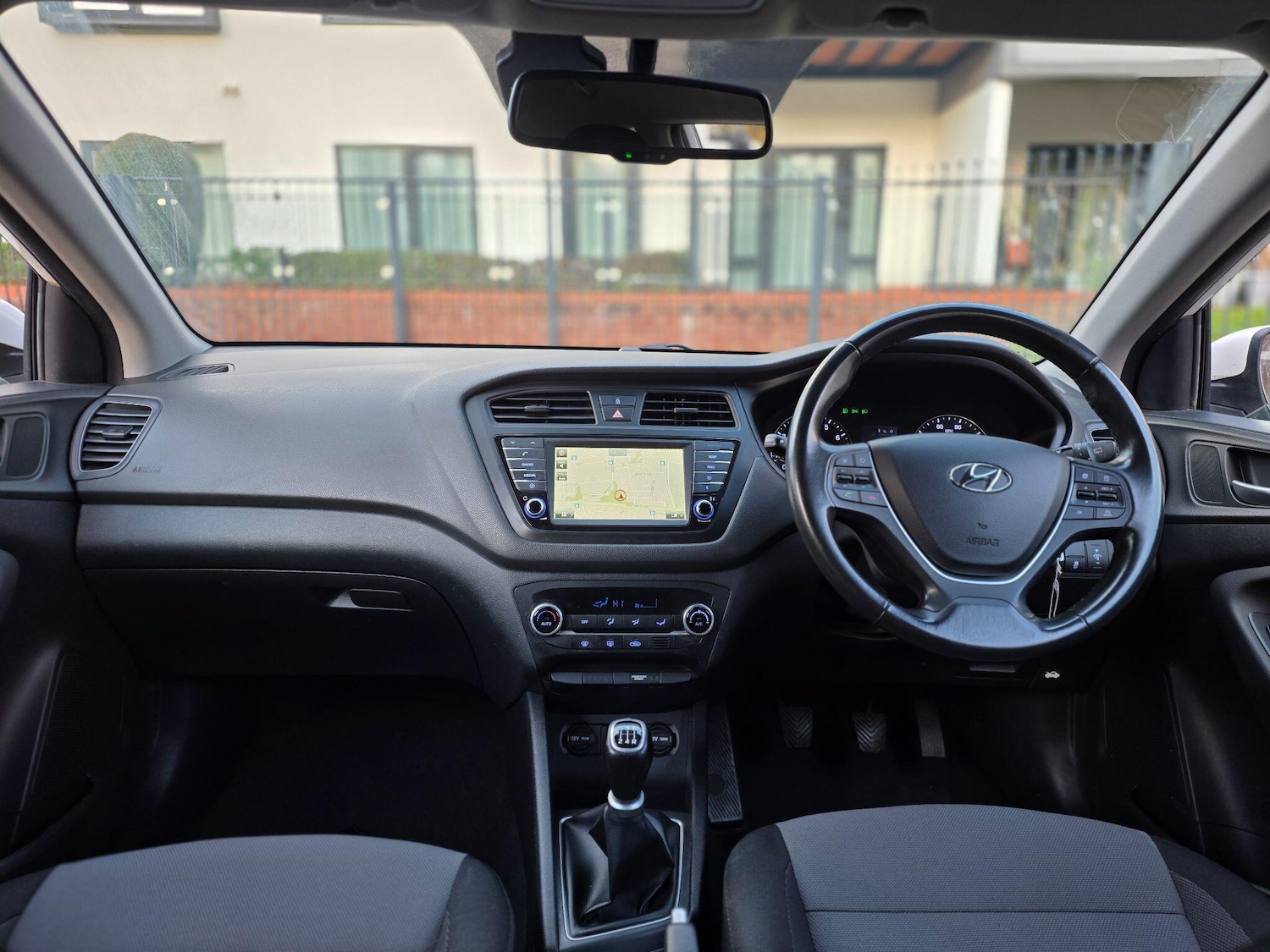 Used Hyundai i20 2015 for sale - 77237956: Photo 5