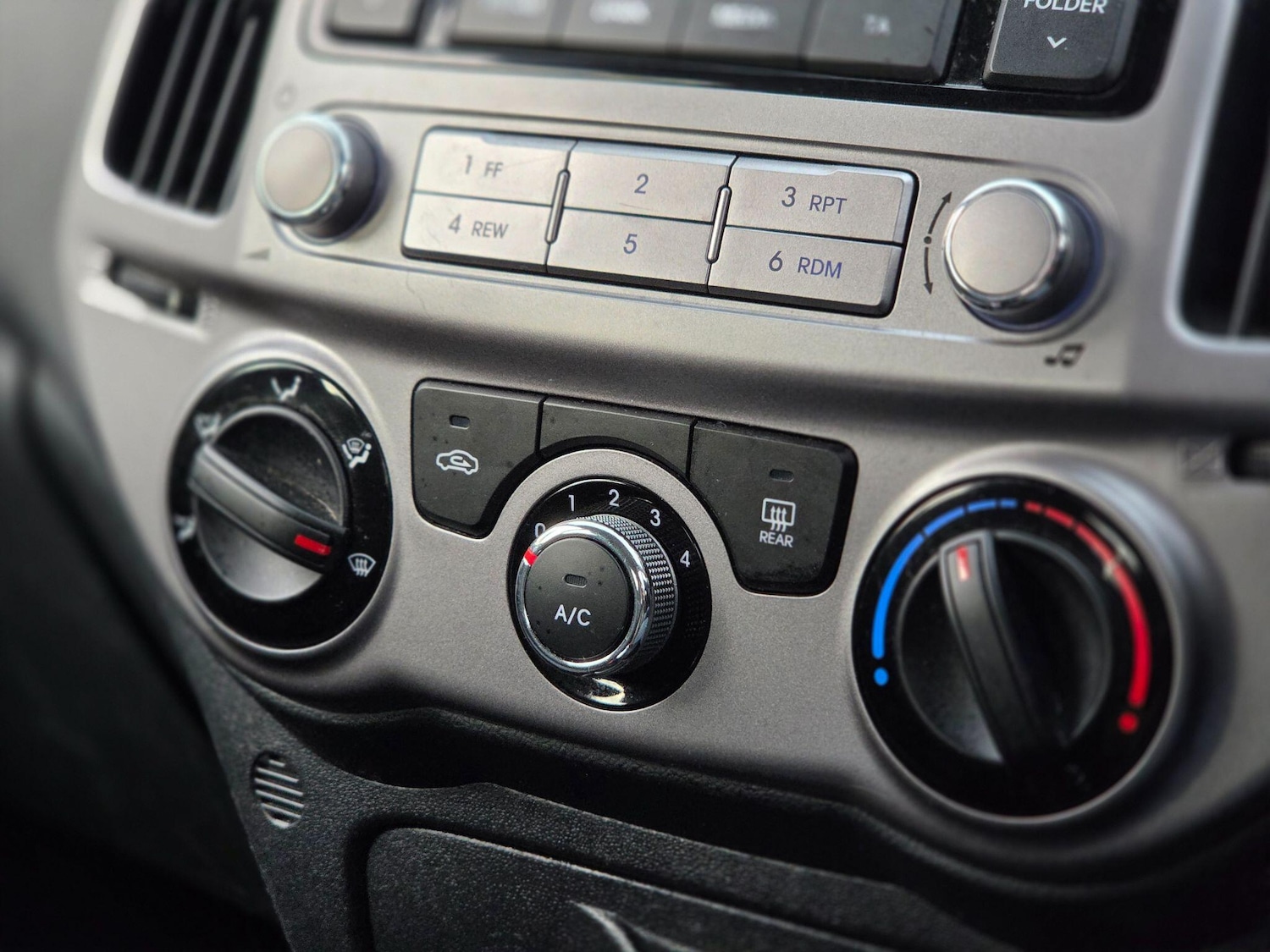 Used Hyundai i20 2014 for sale - 76499483: Photo 19