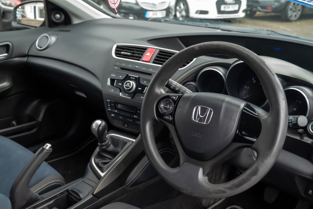Used Honda Civic 2015 for sale - 77777415: Photo 2